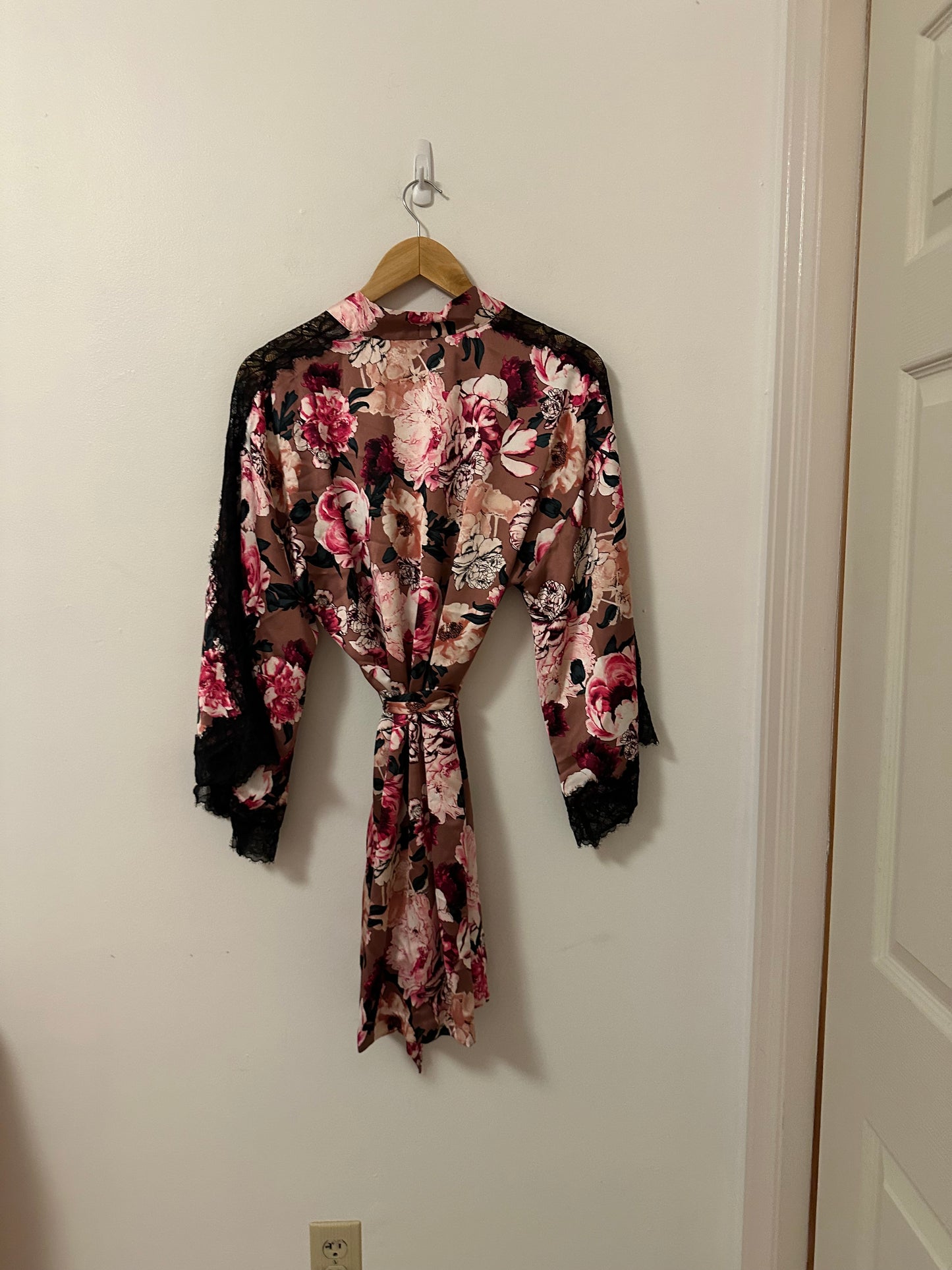 Victoria's Secret Floral Satin and Lace Robe | Size XS/S