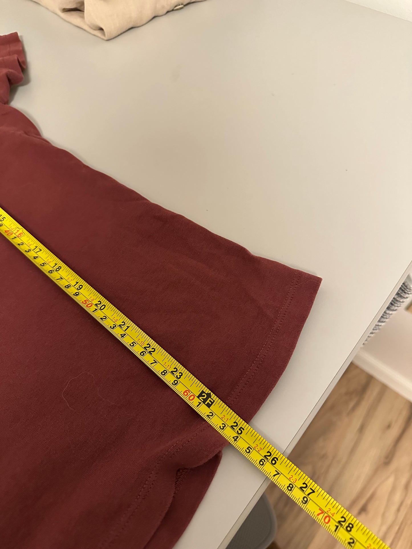 Kate Quinn Red Short Sleeve T-Shirt | Size Large