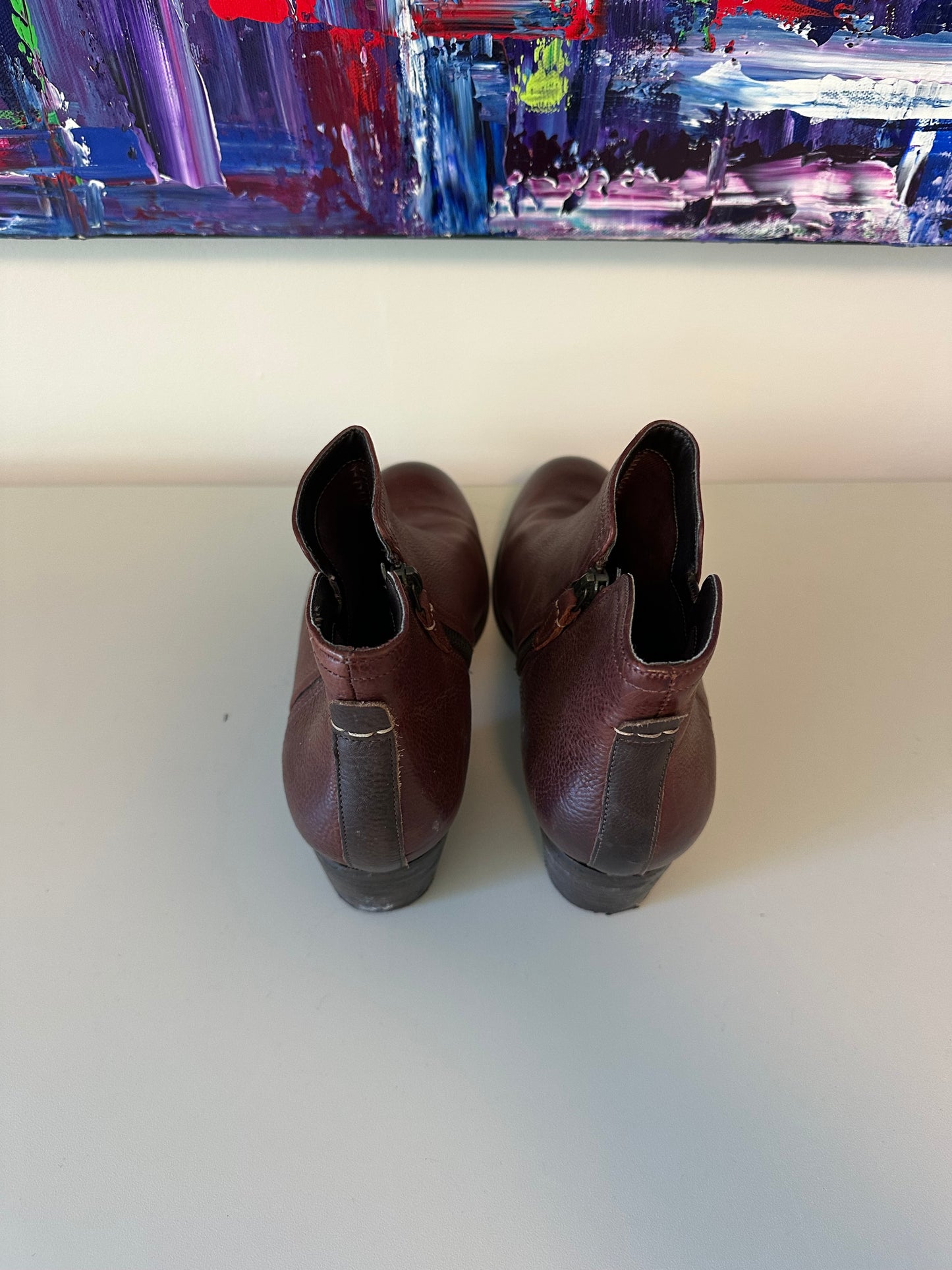 Clarks Leather Round Toe Block Heel Side Zip Ankle Boots | Size 8.5