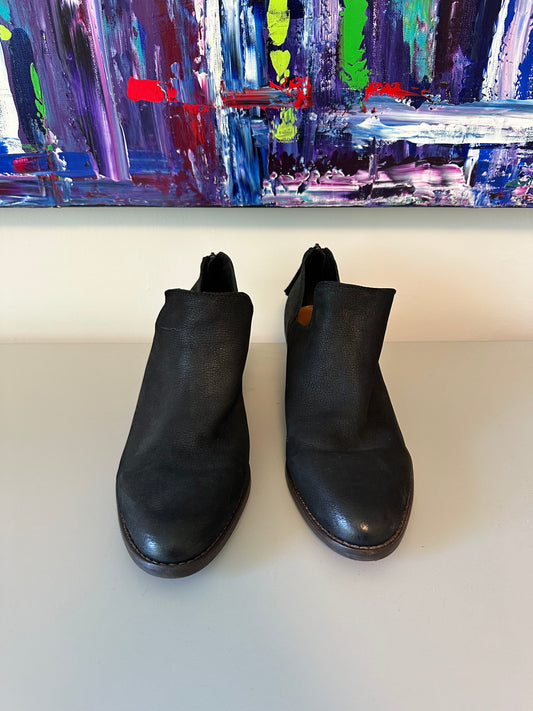Lucky Brand Black Leather Side Cutout Ankle Booties | Size 9