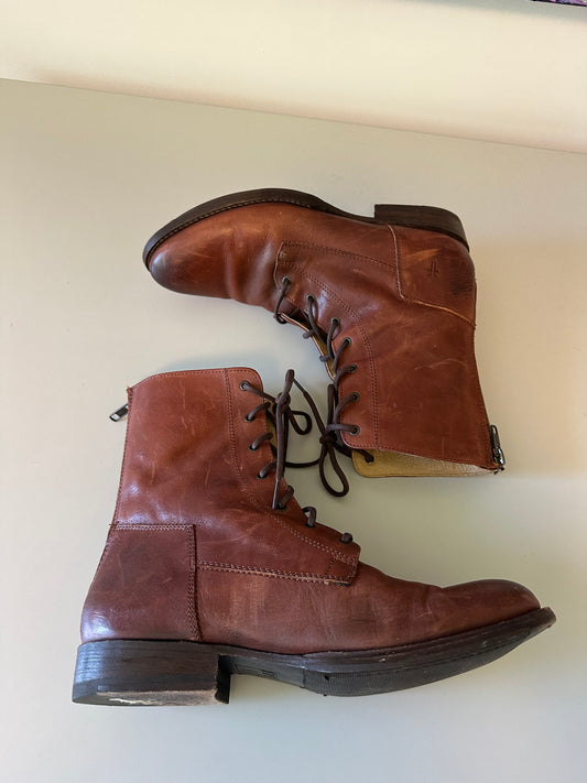 Frye Veronica Lace Up Zip Back Combat Boots in Cognac Brown Leather | Size 9