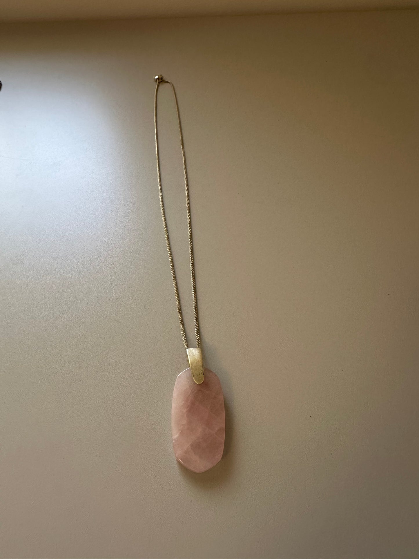 Kendra Scott Inez Gold Long In Rose Quartz Plated Brass Pendant Necklace