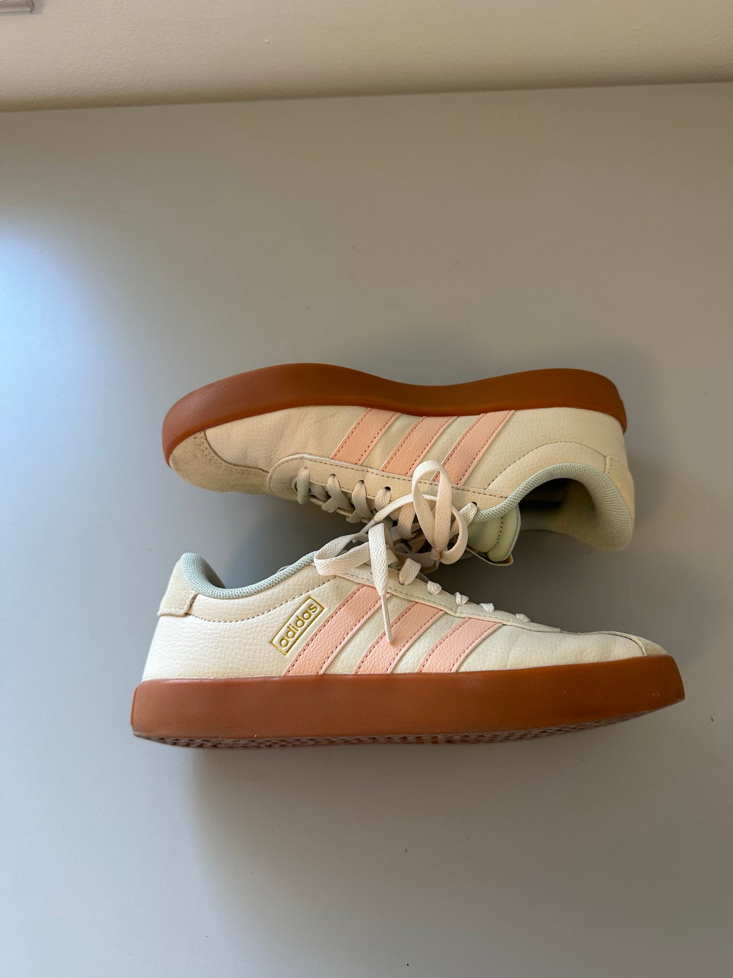 Adidas VL Court 3.0 Sneakers in Cream and Pink with Gum Sole Colorway | Size 7.5