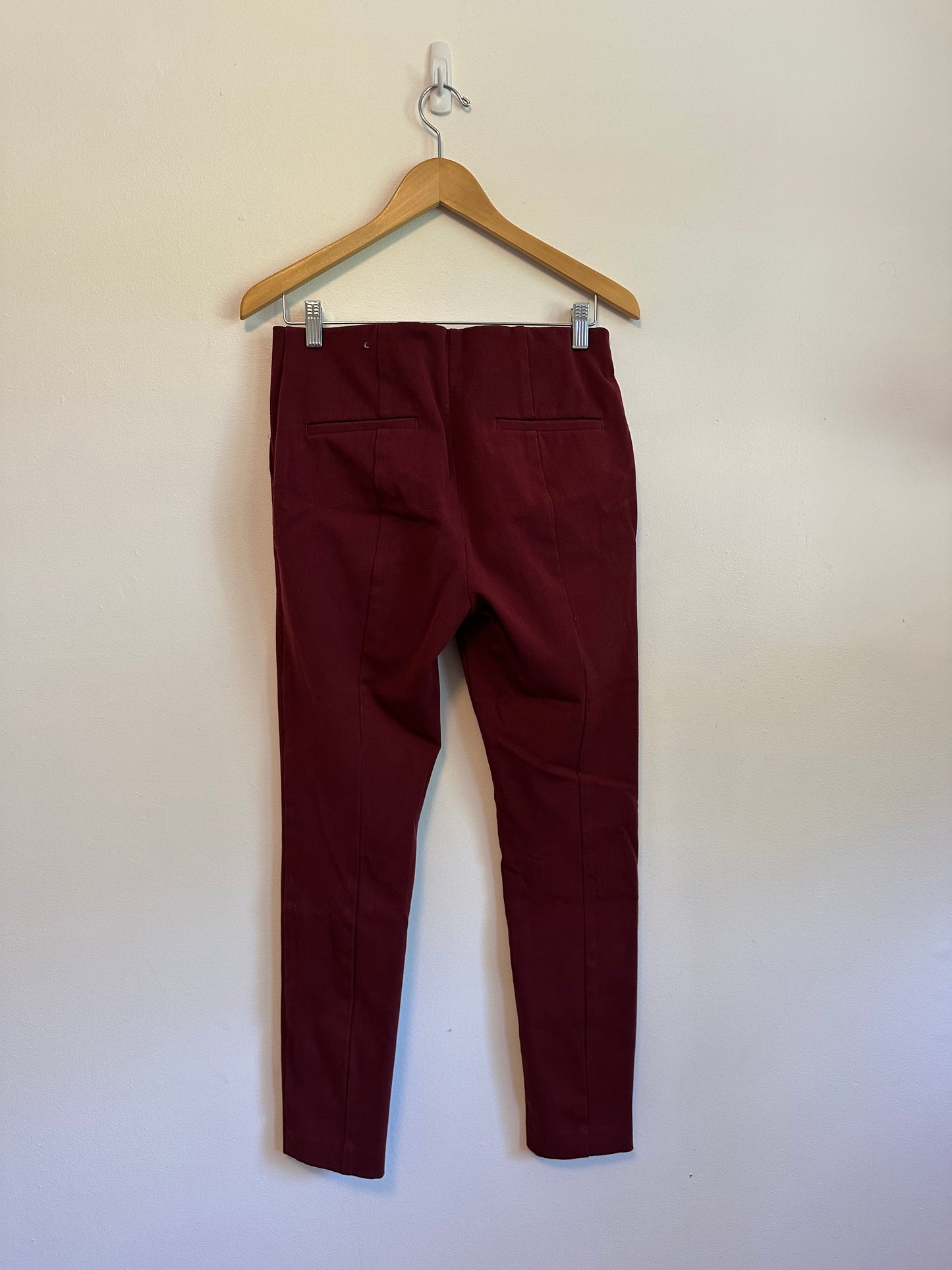 Ann Taylor Seam Detail Vented Hem Ankle Pants in Burgundy | Size 6