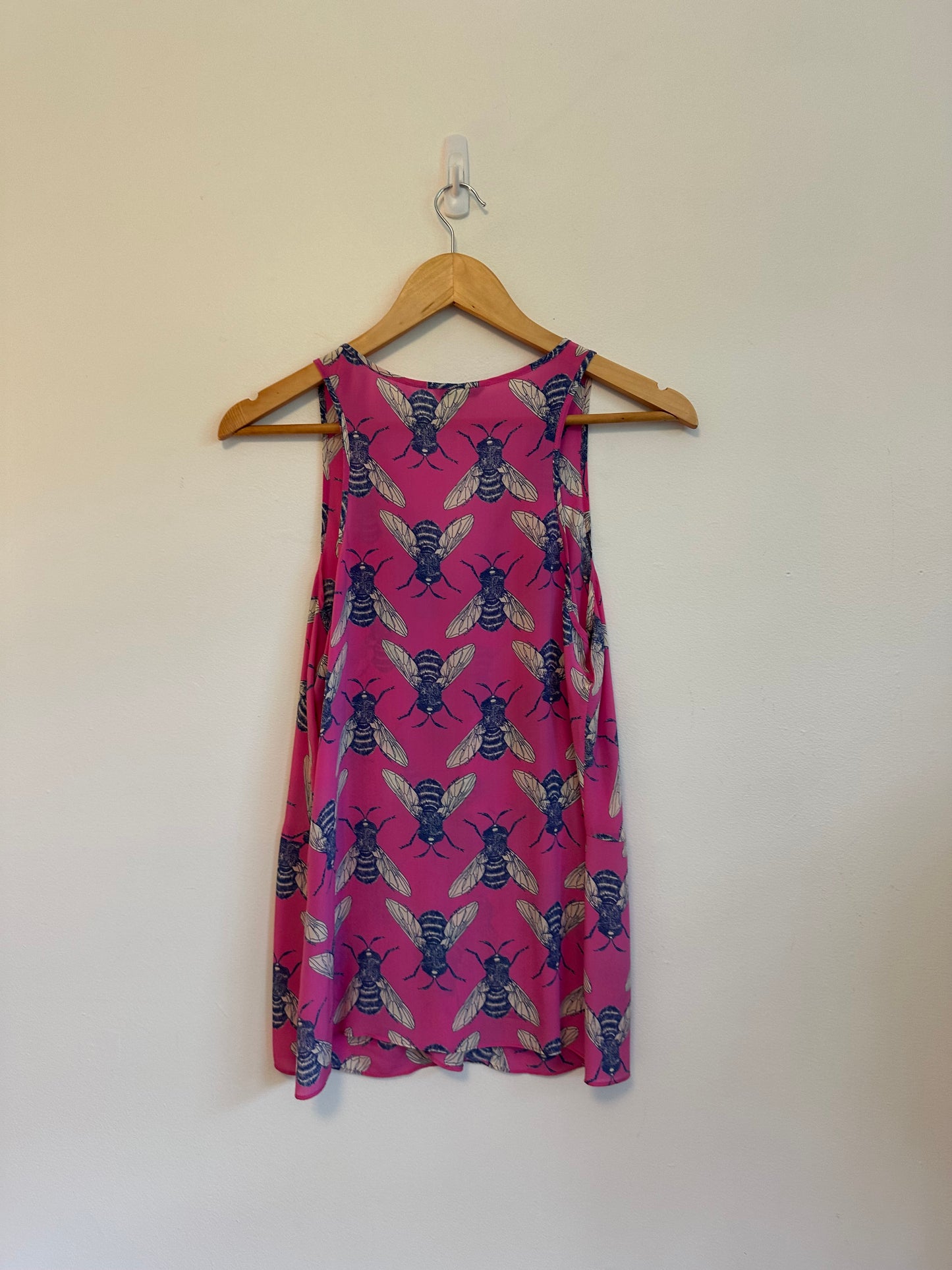 Leifnotes x Anthropologie Pink Silk Bee Print Twist Front Blouse | Size 4