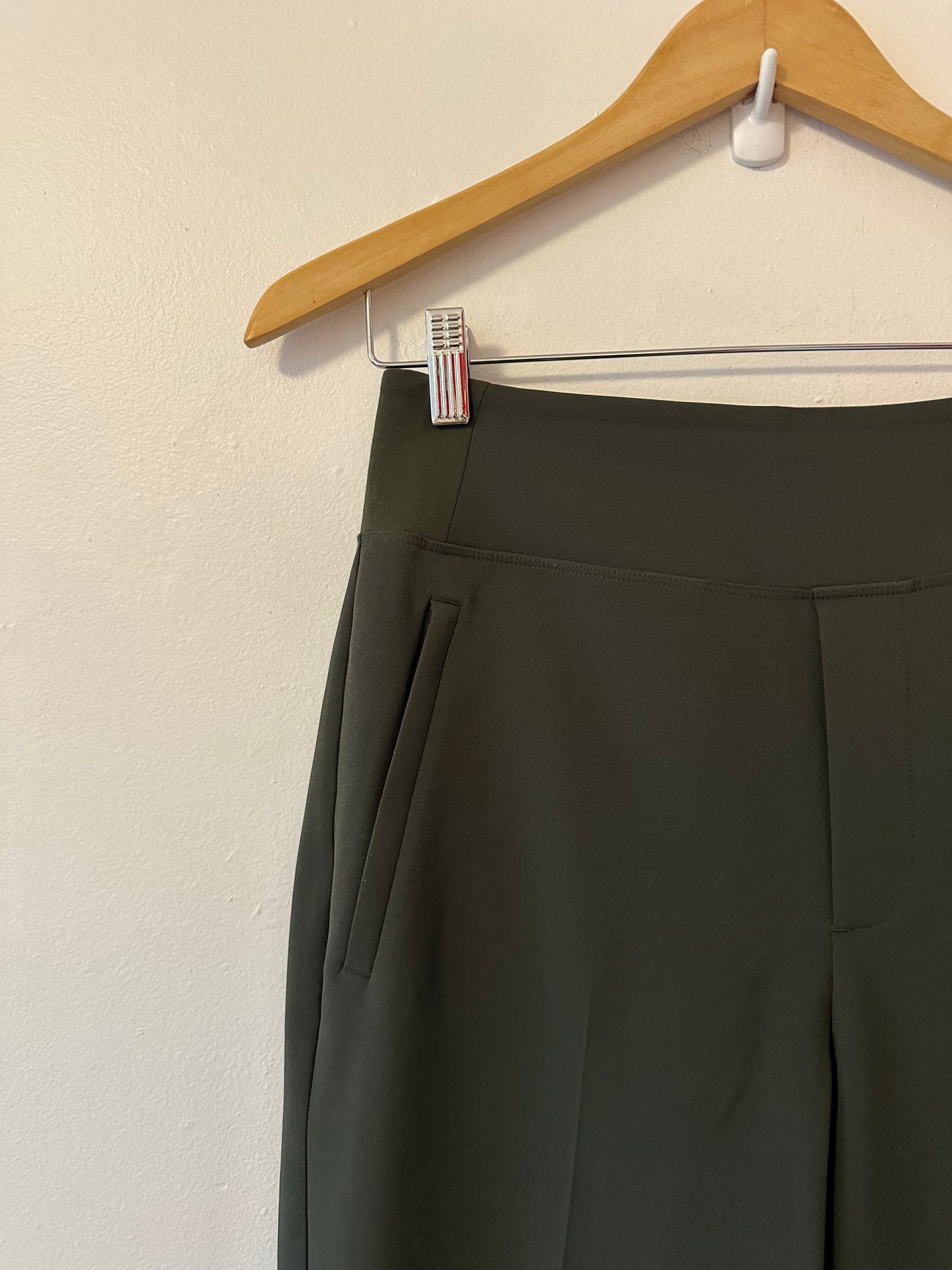Athleta Brooklyn Mid Rise Ankle Pant in Olive Green | Size 6