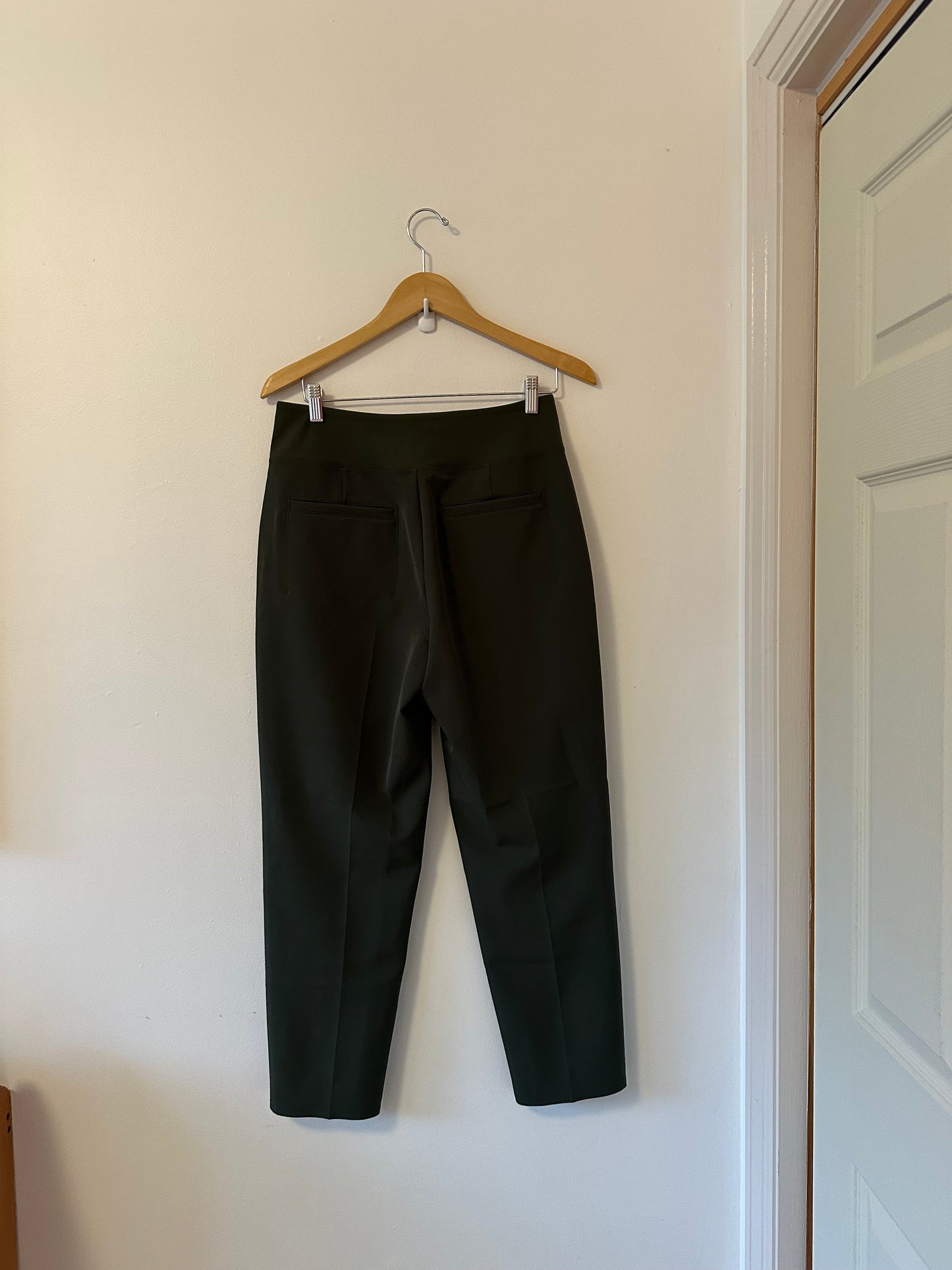 Athleta Brooklyn Mid Rise Ankle Pant in Olive Green | Size 6