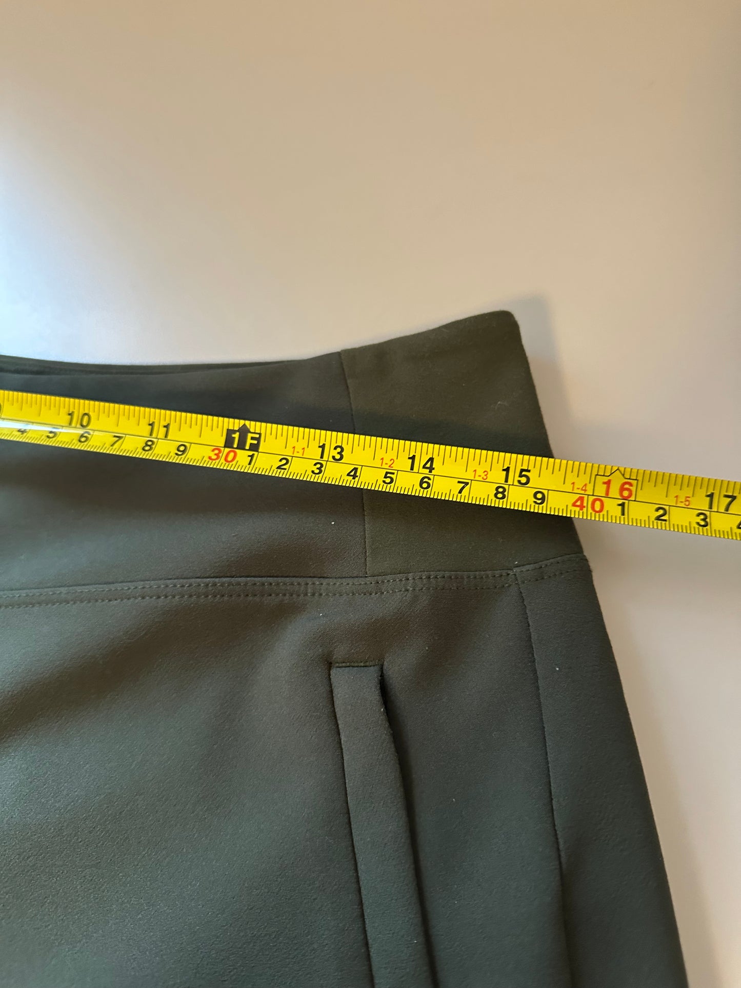 Athleta Brooklyn Mid Rise Ankle Pant in Olive Green | Size 6