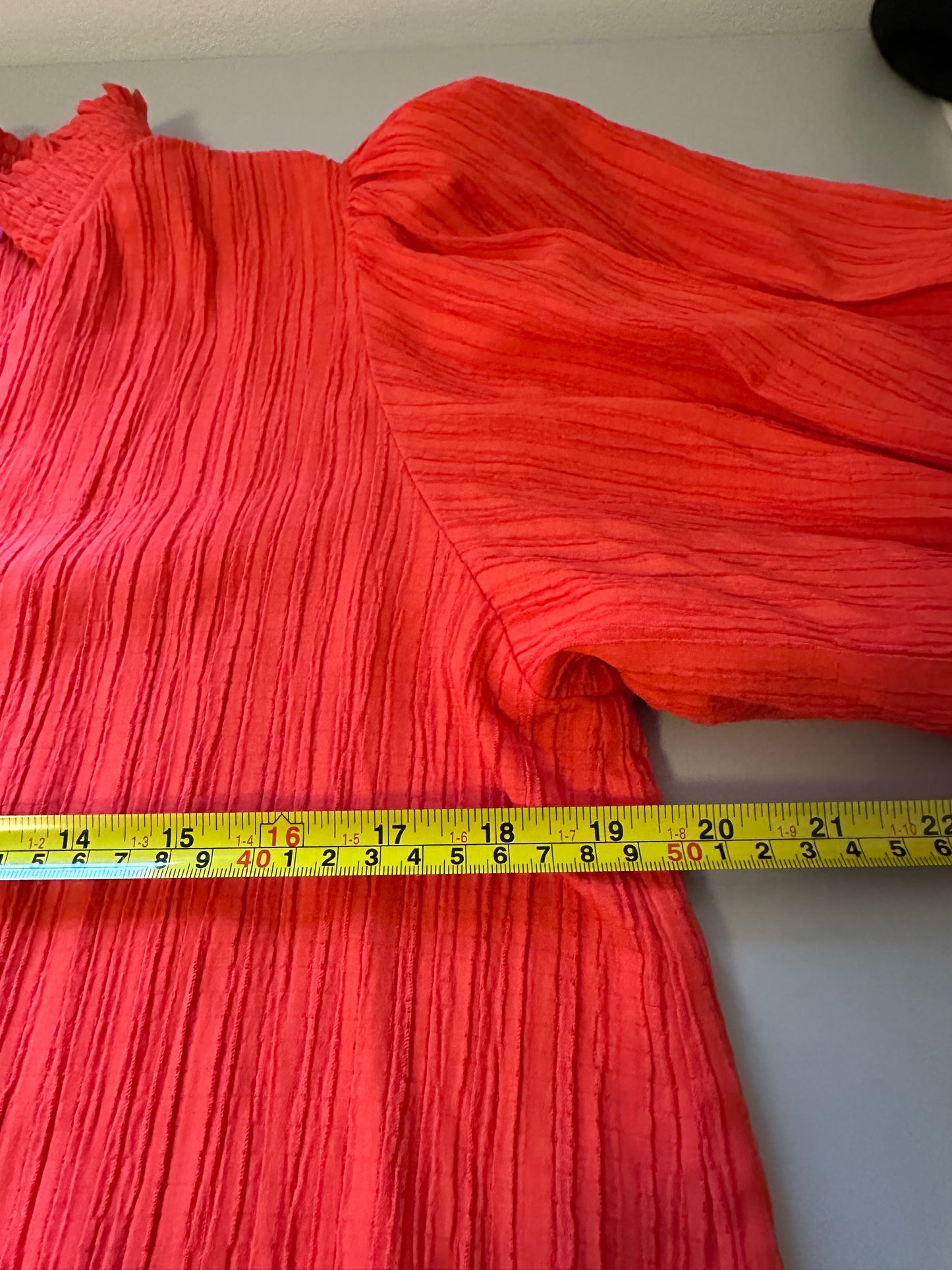 THML Lindsay Puff Sleeve Textured Top in Coral | Size Small