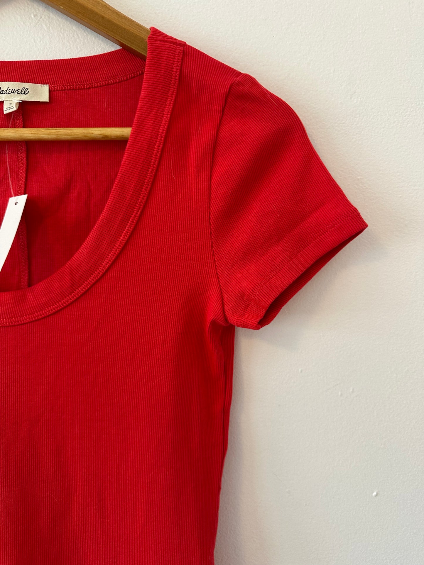 NWT Madewell Cotton Ribbed Scoopneck Tee in Red | Size Small
