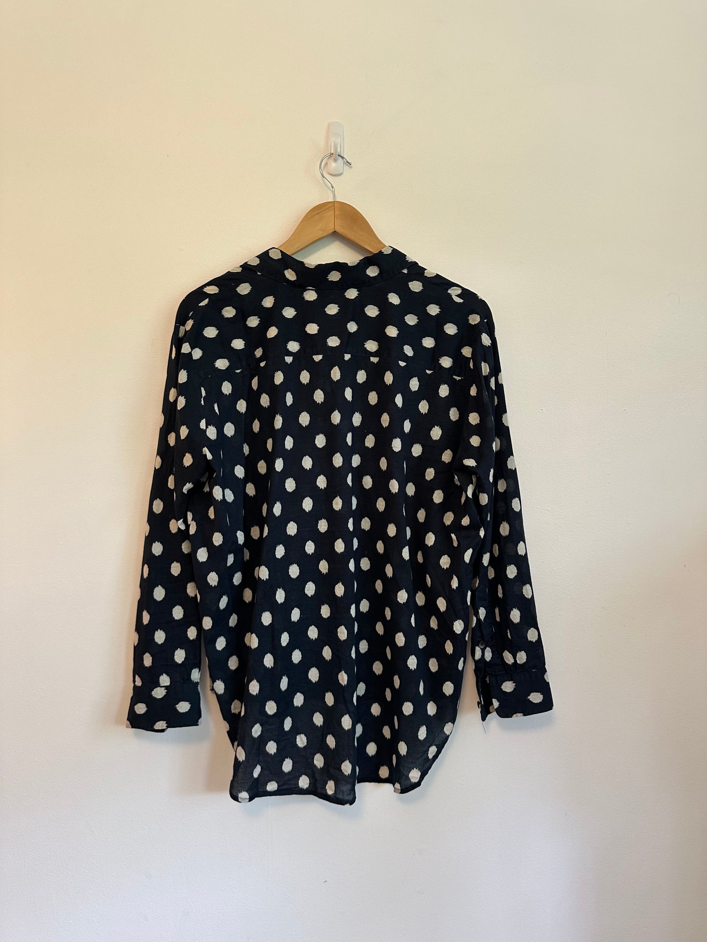 Madewell Navy Blue and White Polka Dot Ikat Button Down Cotton Shirt | Medium