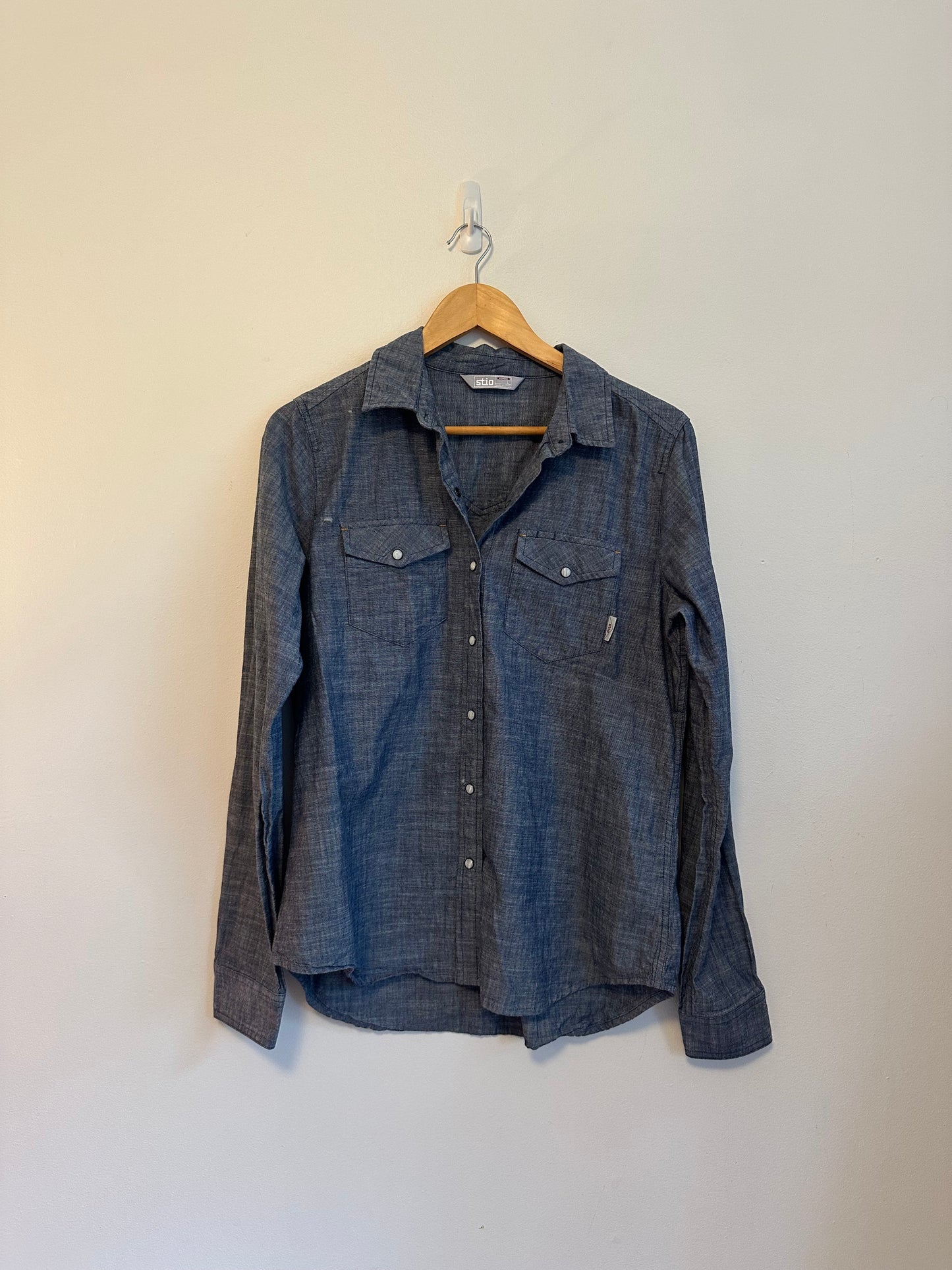 Stio Blue Organic Cotton Chambray Western Button Down Shirt | Size Large