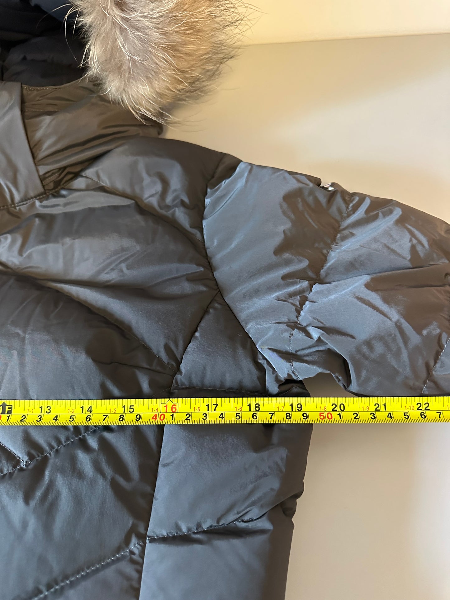 KJUS Dark Olive Green Chevron Quilted Down Fur Trim Hooded Parka | Size Medium