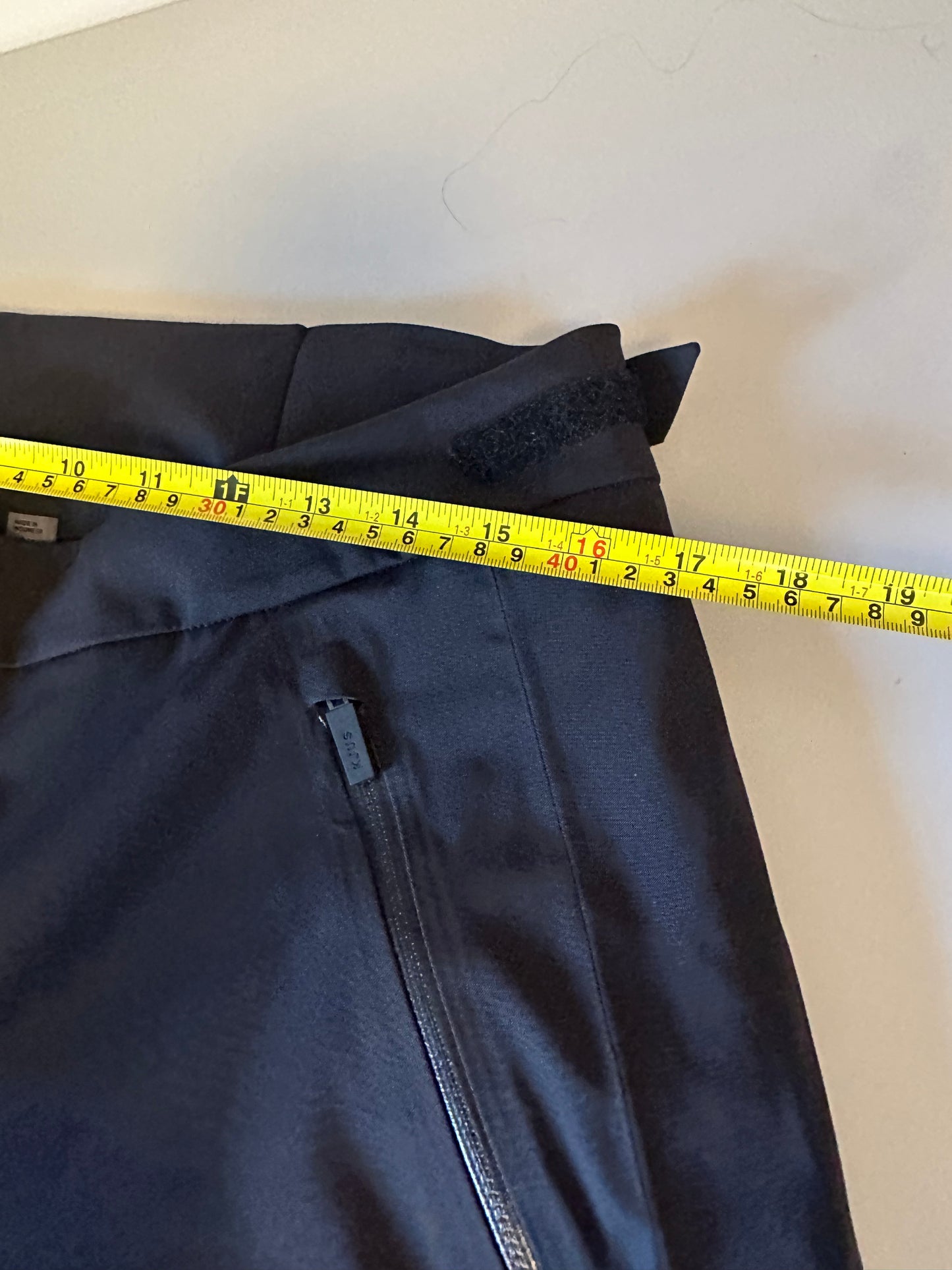 KJUS Regular Fit Mid Rise Technical Stretch Ski Pants in Black | Size Large