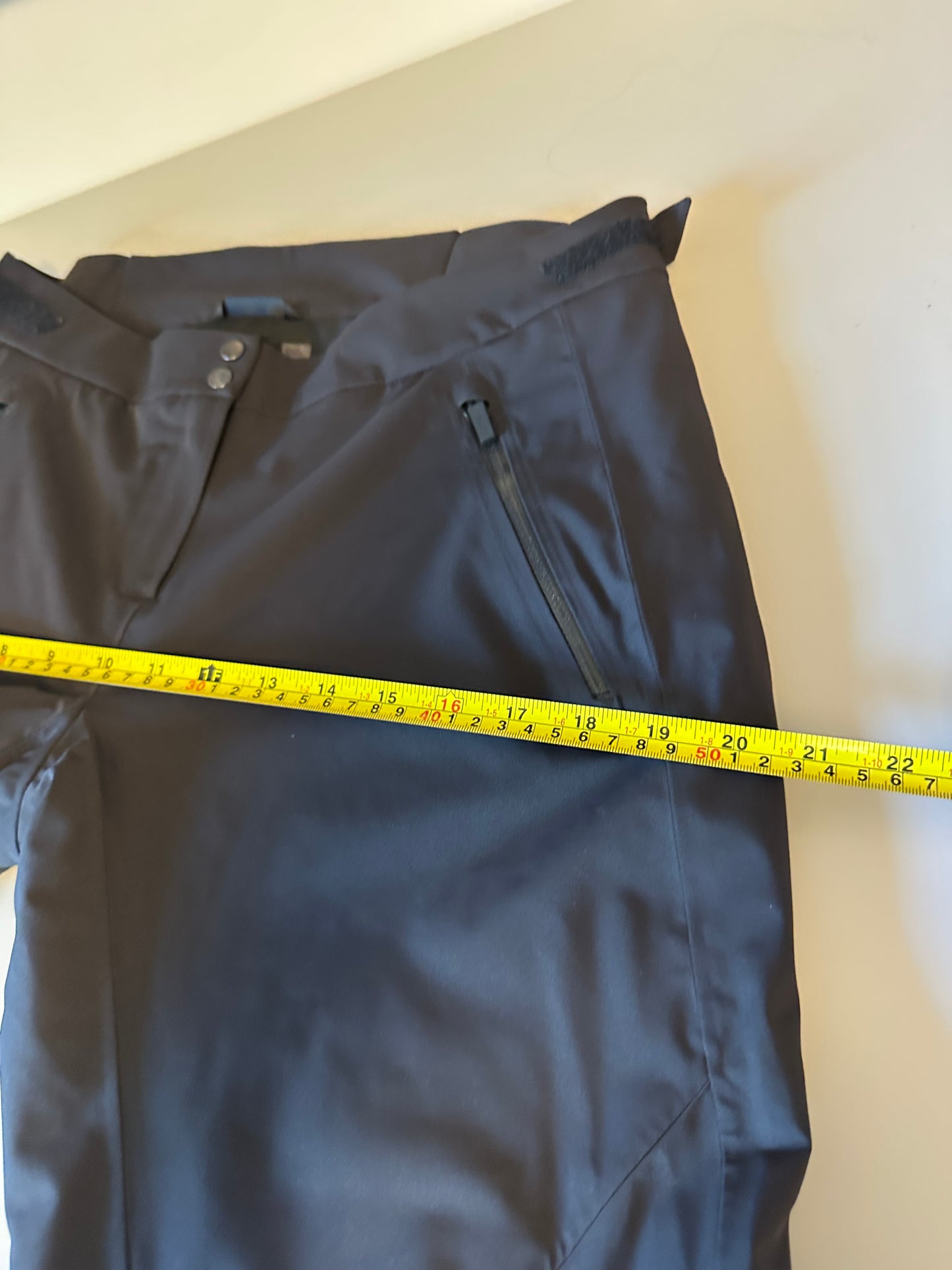 KJUS Regular Fit Mid Rise Technical Stretch Ski Pants in Black | Size Large