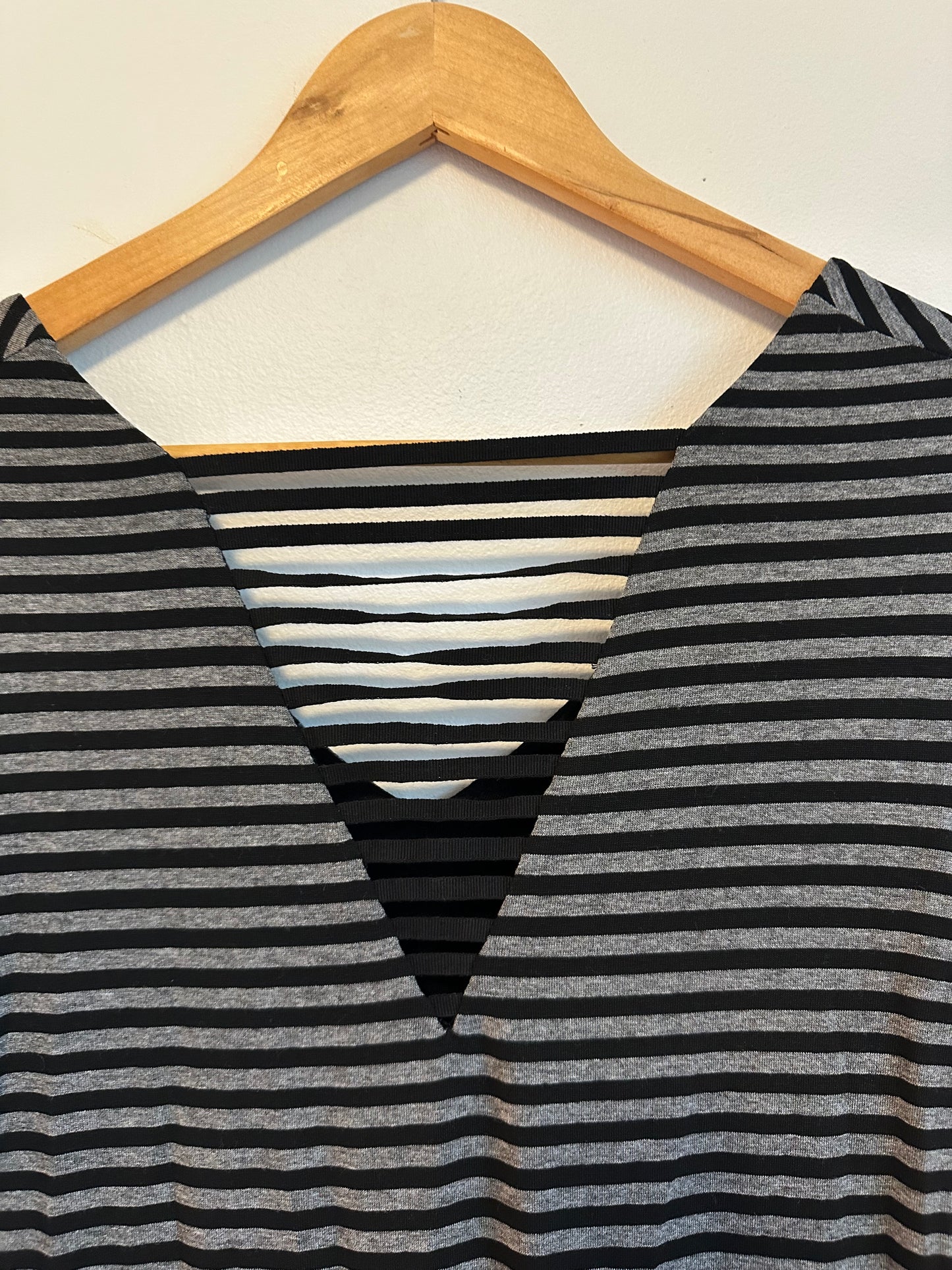 NWT Bailey 44 Striped Long Sleeve V-Neck Ladder Cutout Top | Size Medium