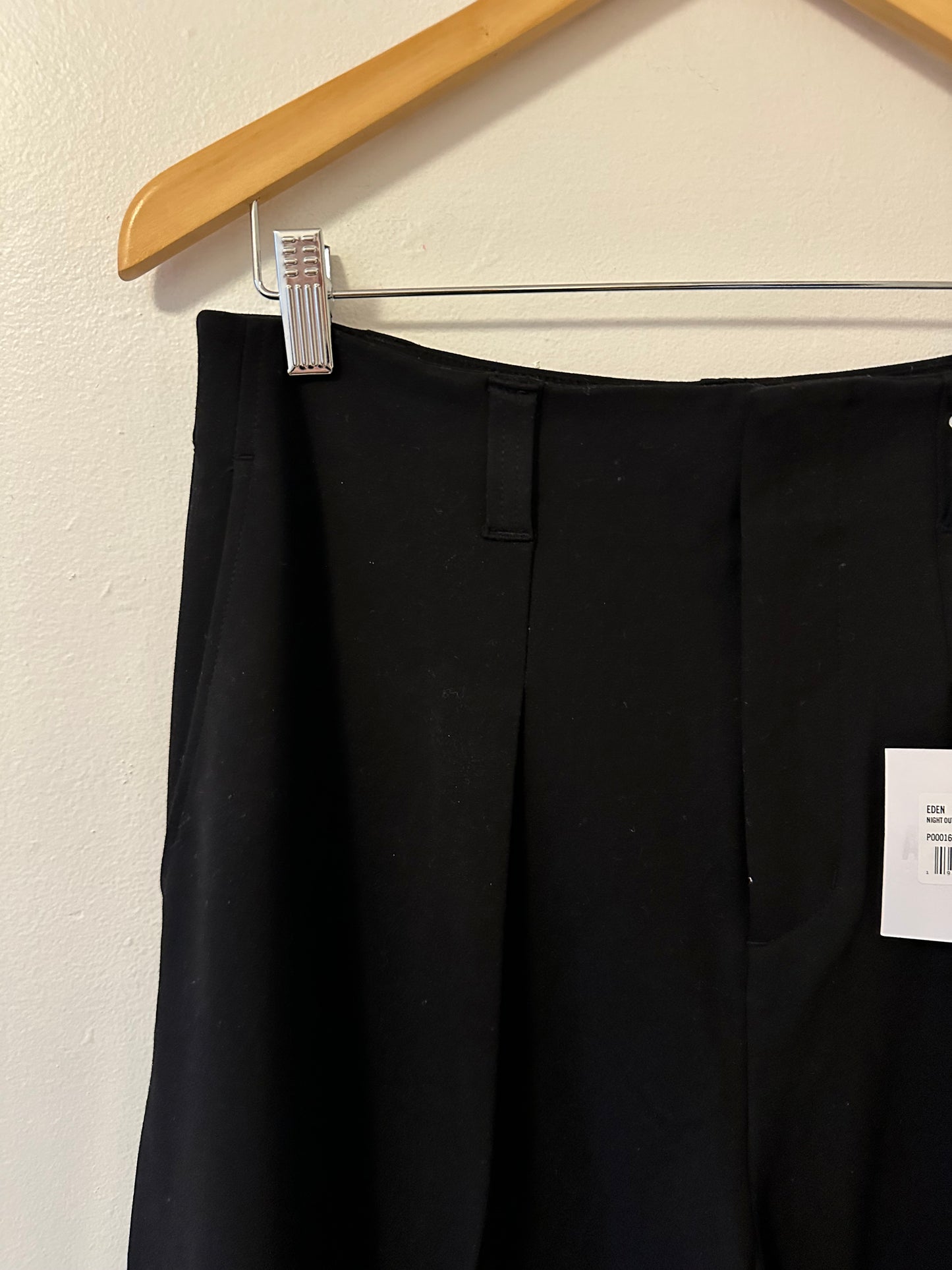 Pistola NWT Eden Pleated Barrel Leg Trousers in Night Out Black | Size 28