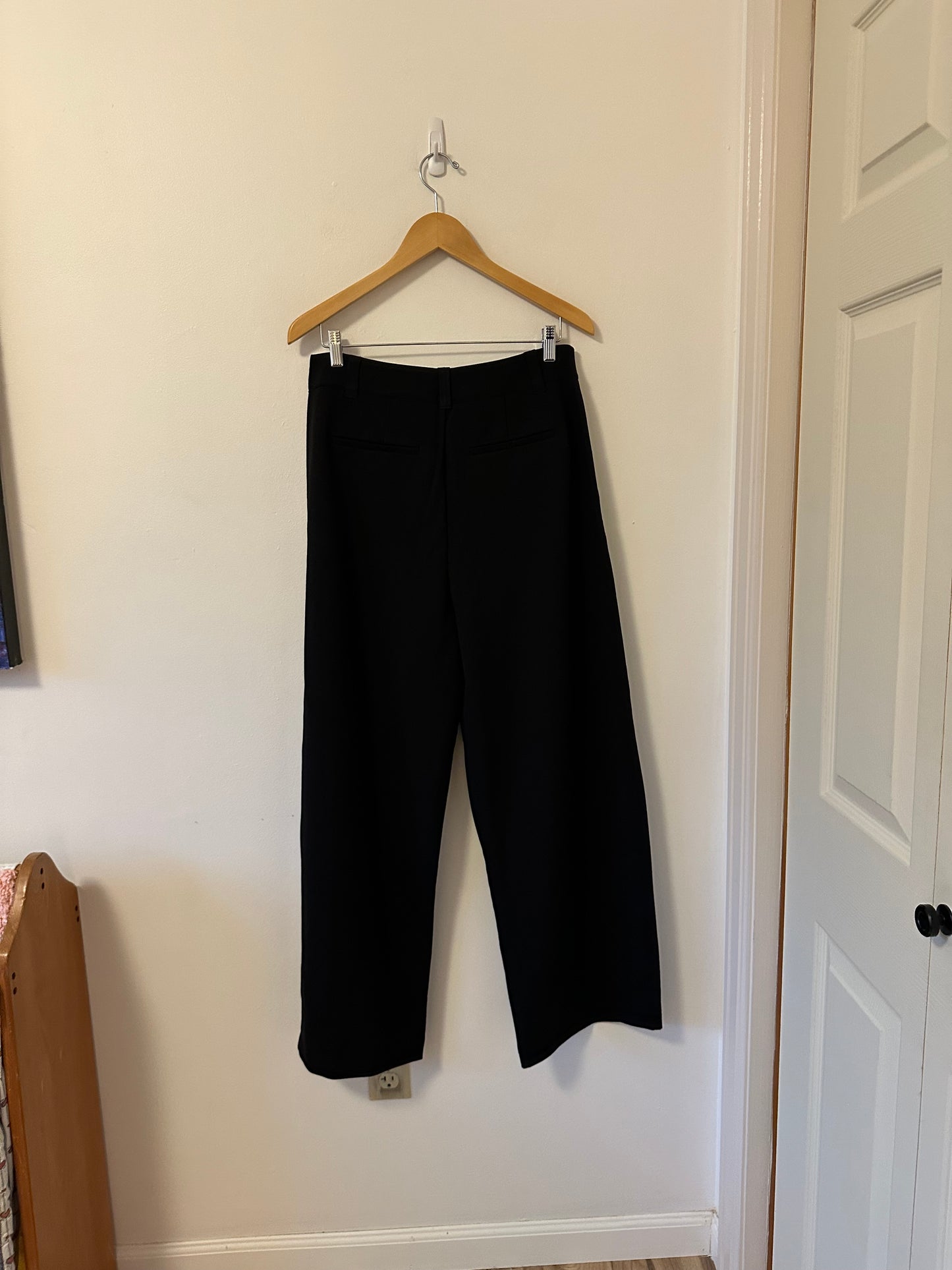 Pistola NWT Eden Pleated Barrel Leg Trousers in Night Out Black | Size 28