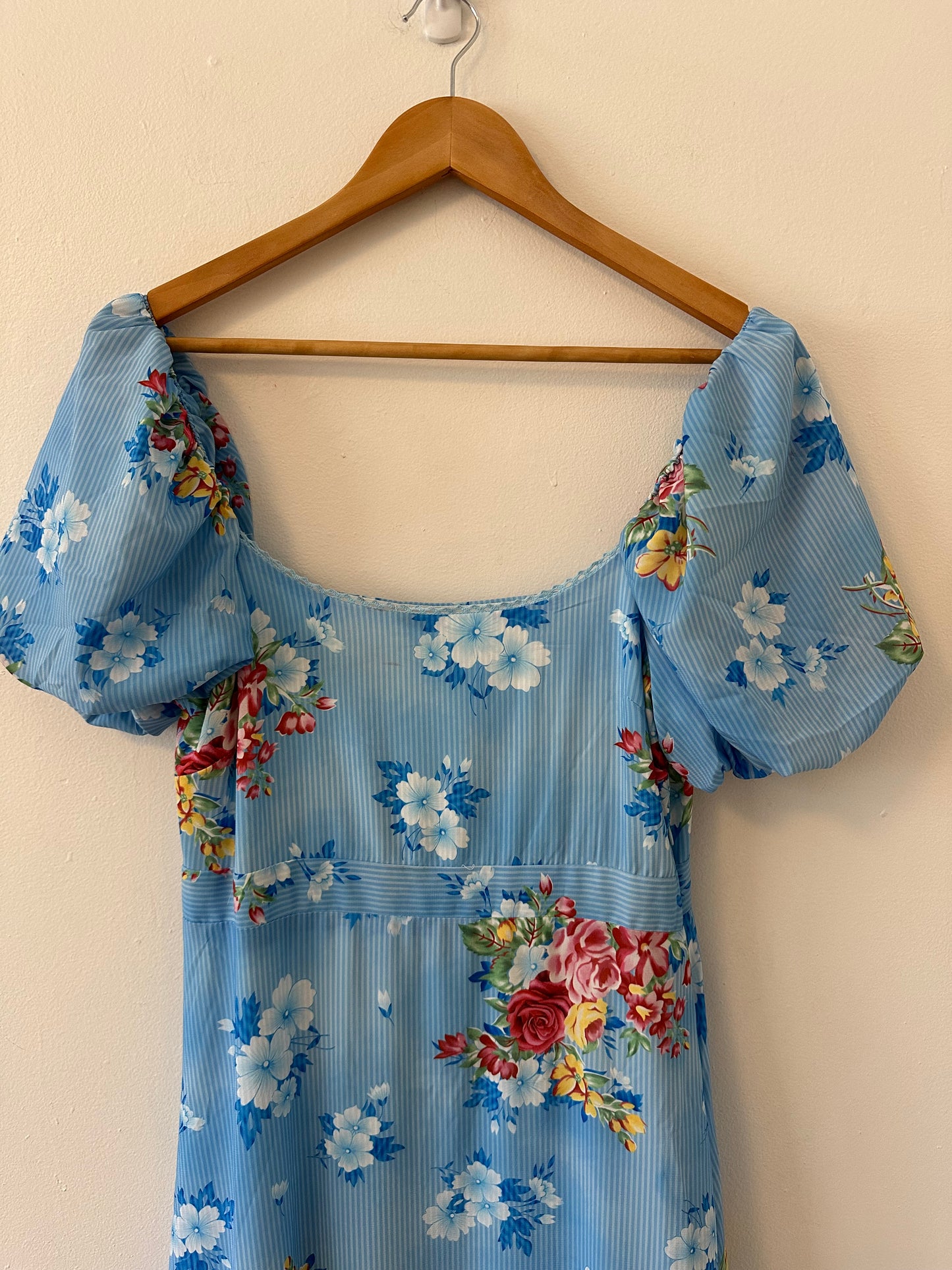 NWT Sunday Up Puff Sleeve Floral Smocked Bodice Dress | Size Large