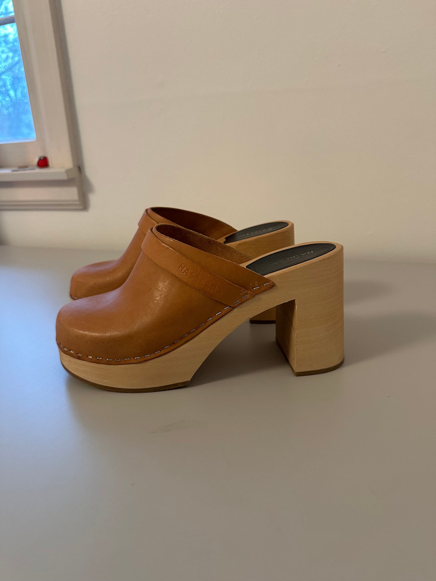 Swedish Hasbeens Husband Ski High Wooden Platform Clogs | Size 40