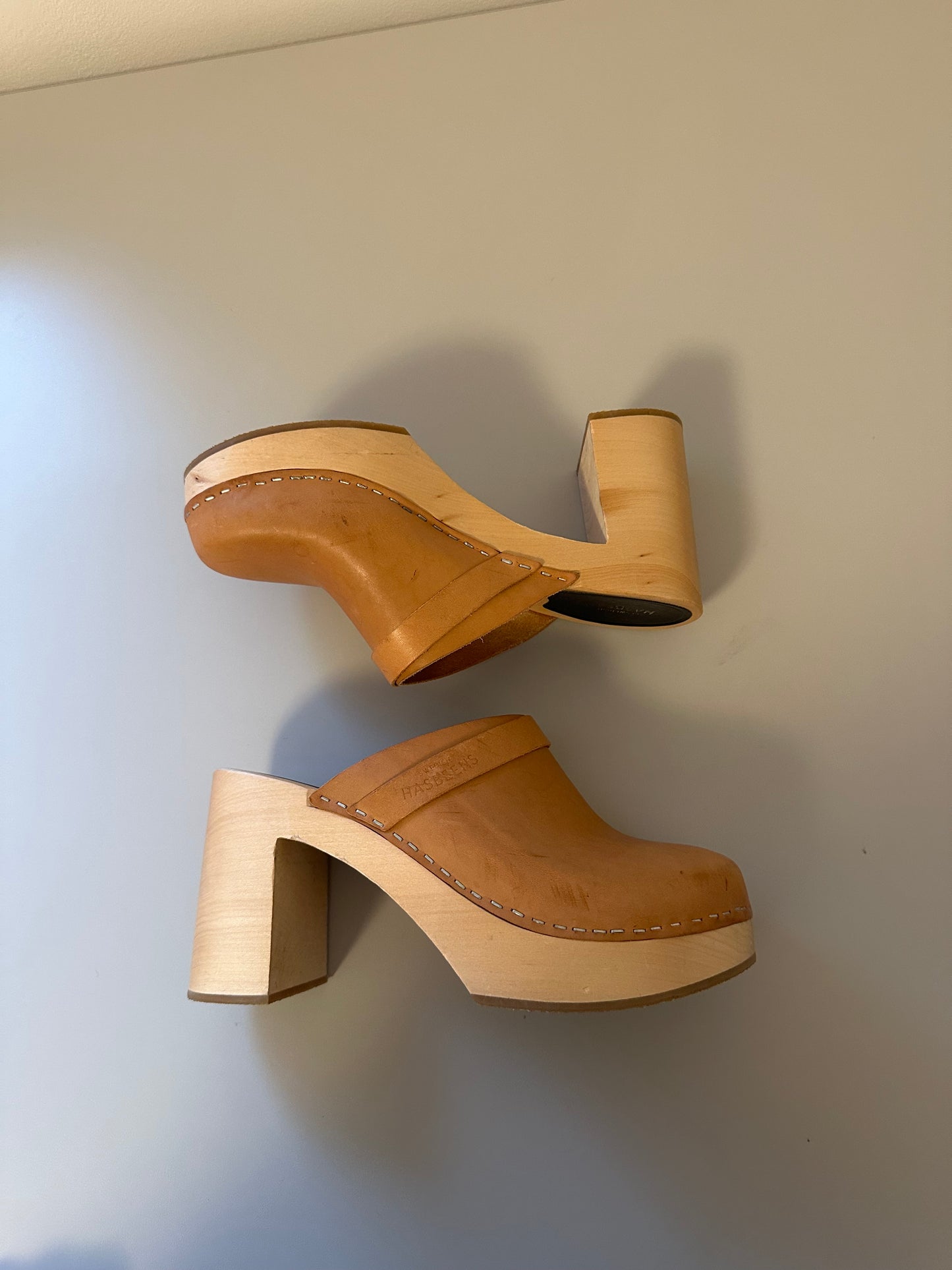 Swedish Hasbeens Husband Ski High Wooden Platform Clogs | Size 40