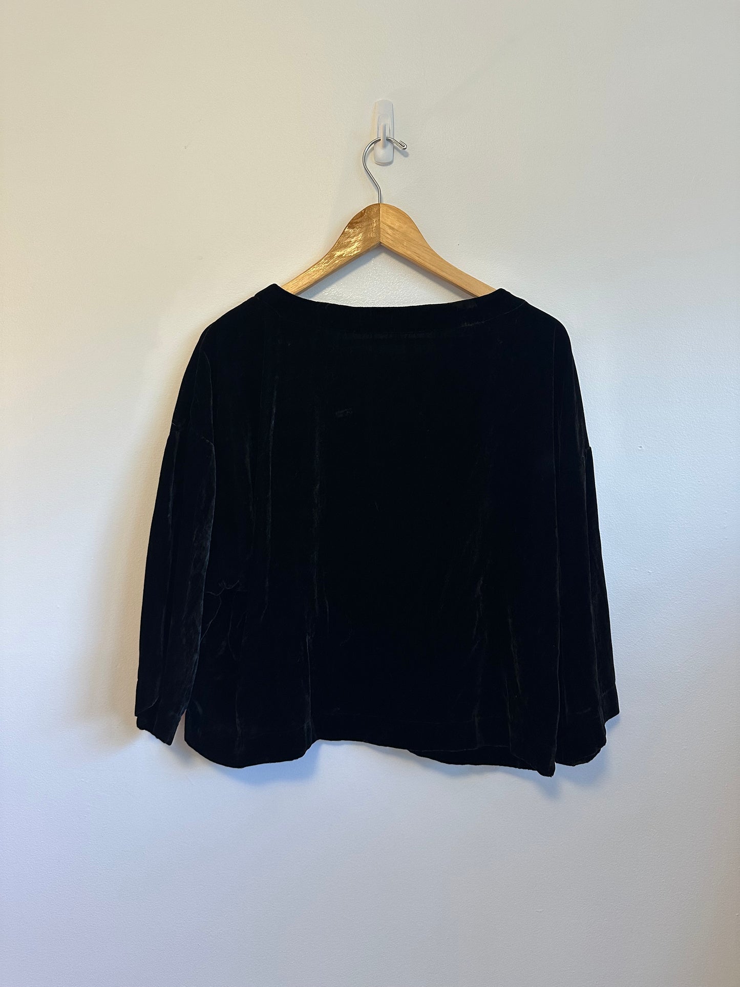 Cupcakes and Cashmere Loden Black Velvet Top | Size Small