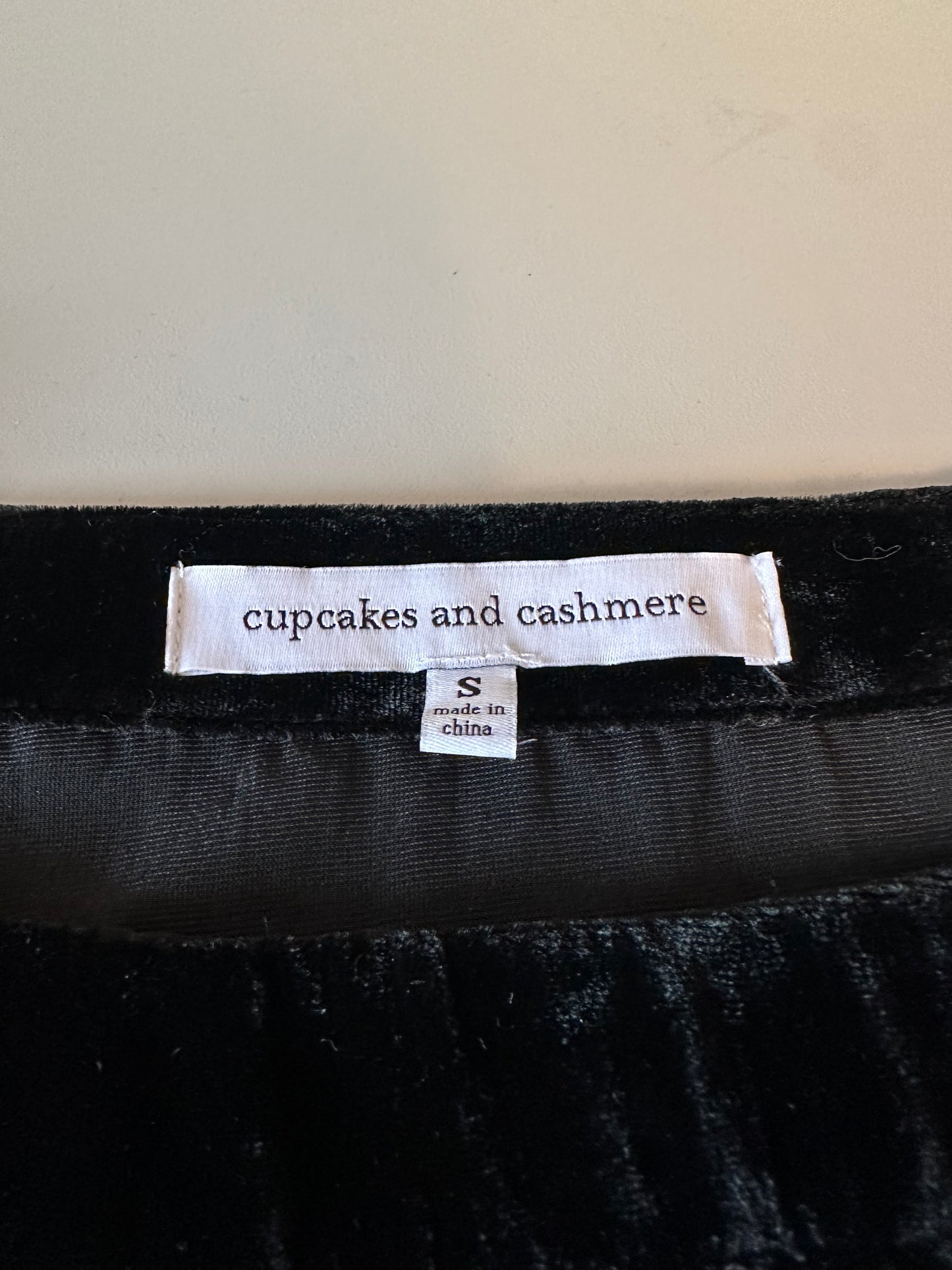 Cupcakes and Cashmere Loden Black Velvet Top | Size Small