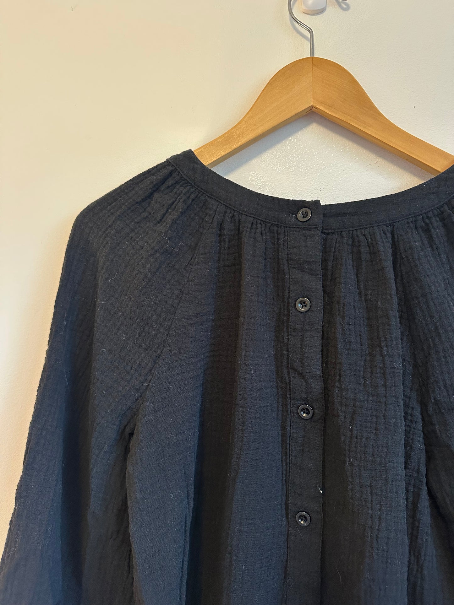 Madewell Cotton Gauze Button Back Blouse in Black | Size XS
