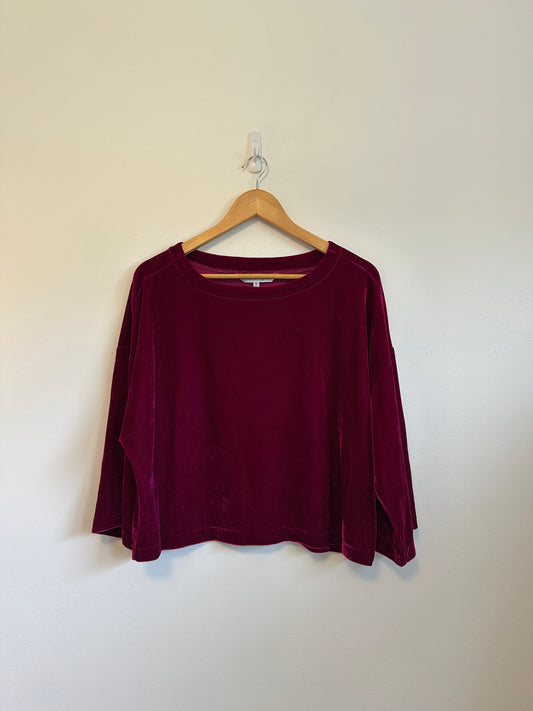 Cupcakes and Cashmere NWT Loden Fuchsia Velvet Top | Size Small