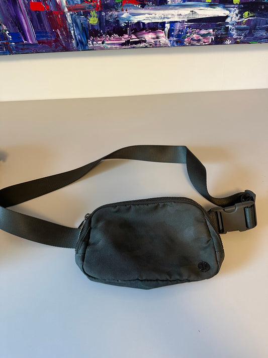 Lululemon Everywhere Belt Bag 1L Heritage 365 Camo