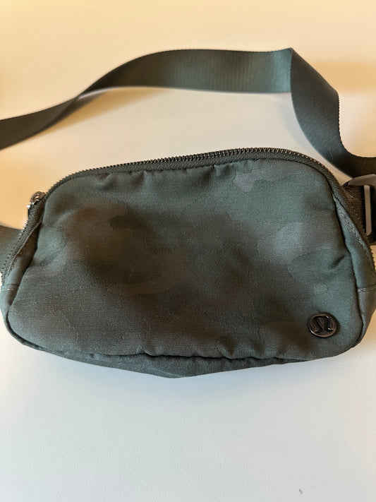 Lululemon Everywhere Belt Bag 1L Heritage 365 Camo