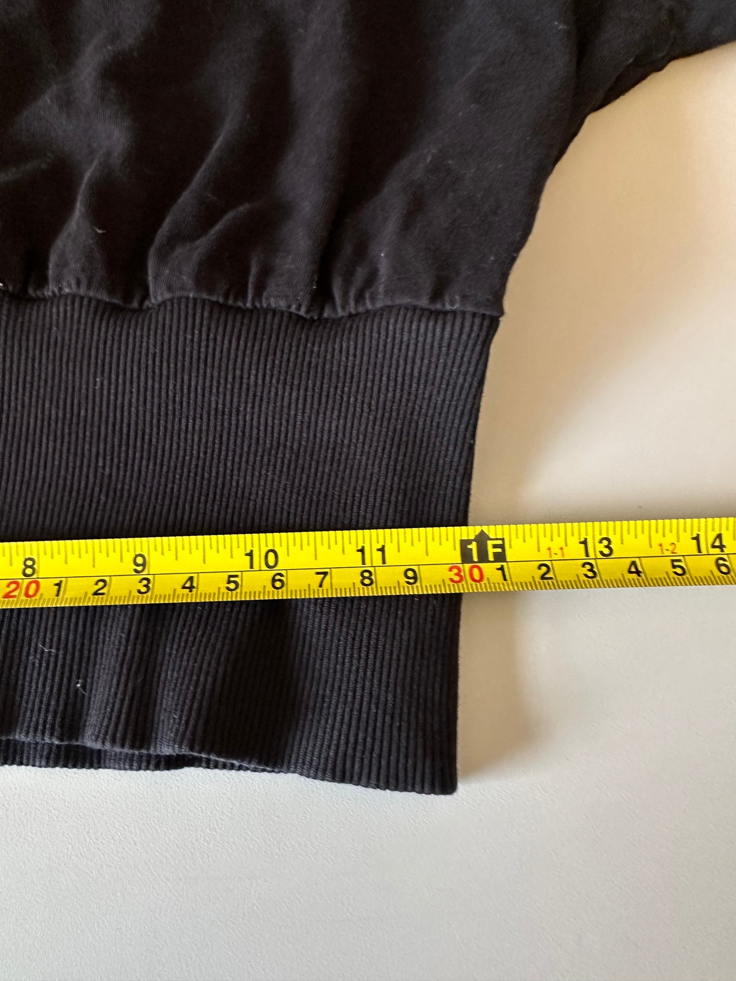 Bobi Raglan Long Sleeve Cotton V-Neck T-Shirt in Black | Size Small