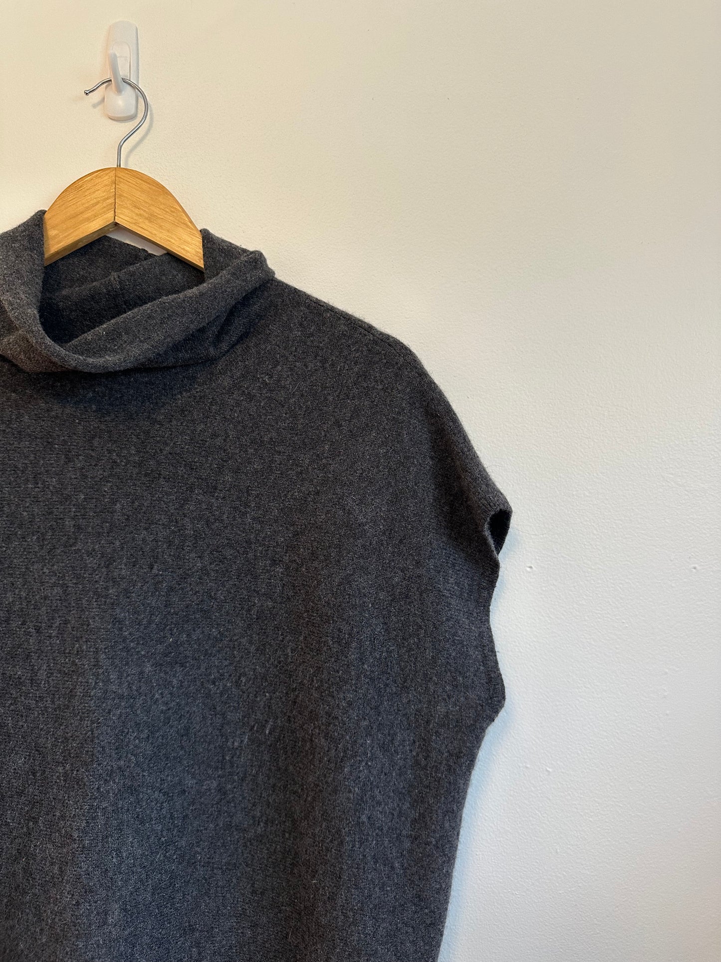 Anthropologie Cashmere Funnel Neck Sweater Vest in Charcoal Gray | Size XS