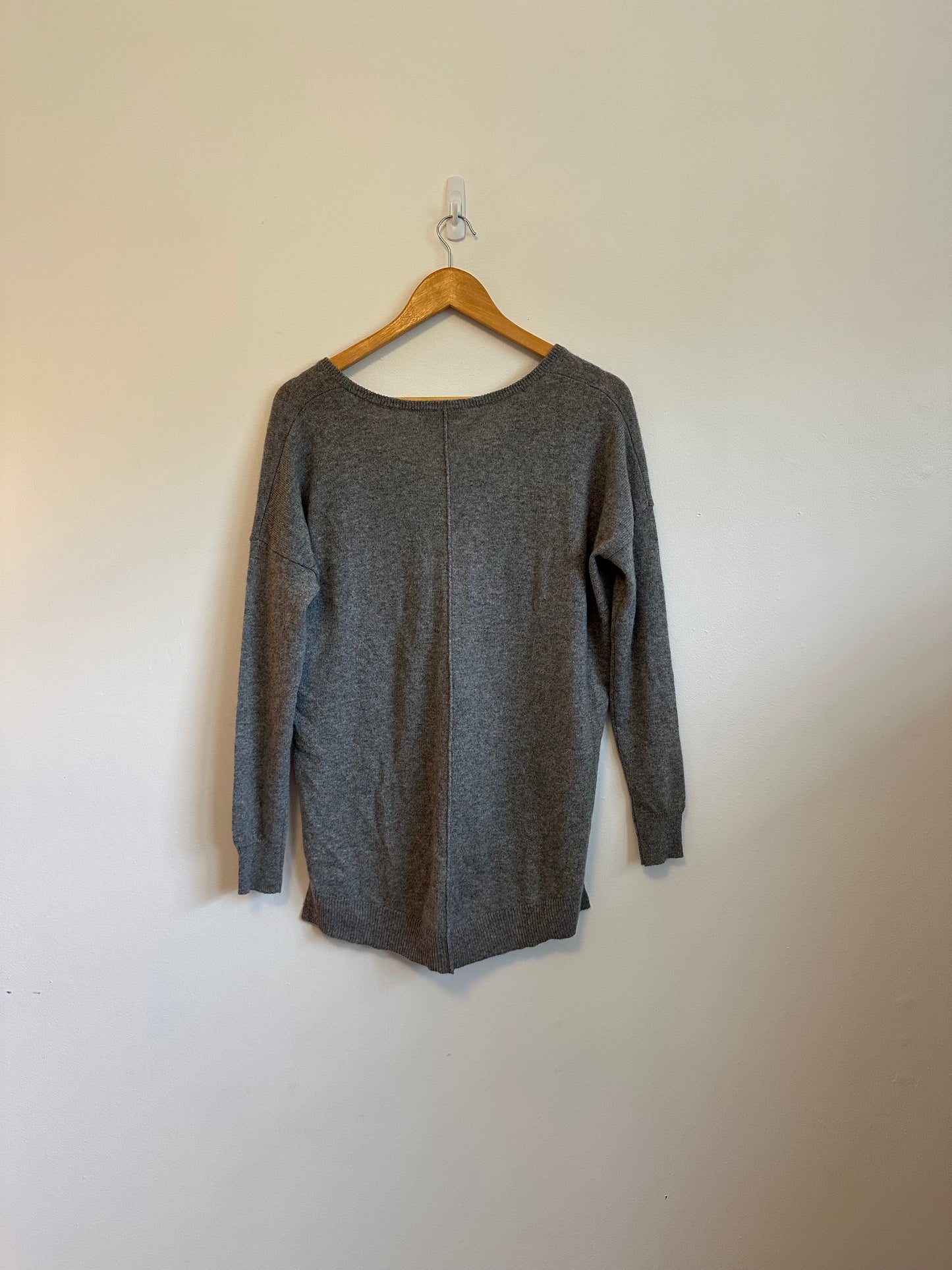 Autumn Cashmere NWT V-Neck Relaxed Fit Sweater in Gray | Size XS