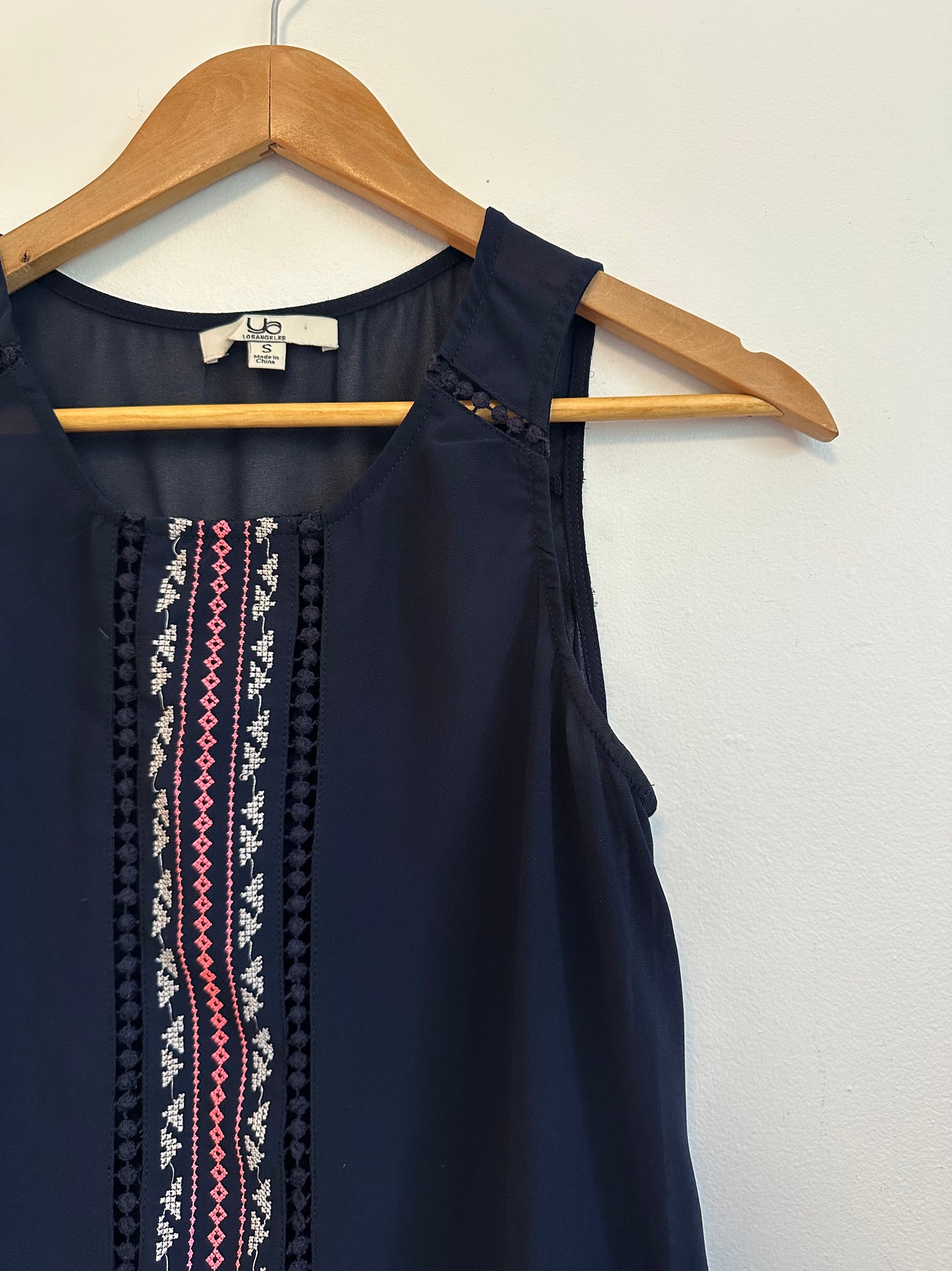 YA Los Angeles Navy Blue Silk Blend Embroidered Sleeveless Blouse | Size Small