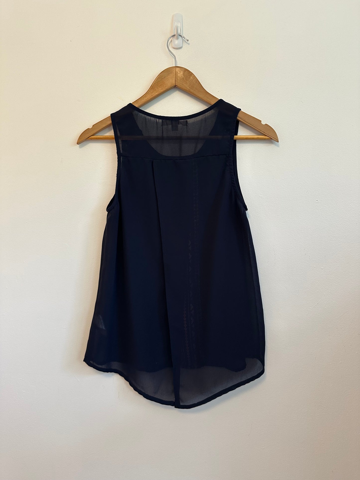 YA Los Angeles Navy Blue Silk Blend Embroidered Sleeveless Blouse | Size Small