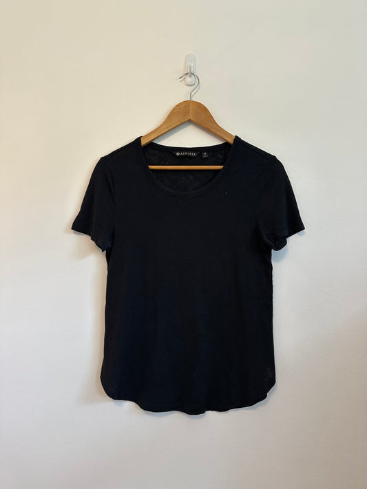 Athleta Scoop Neck Curved Hem T-Shirt in Black | Size XS