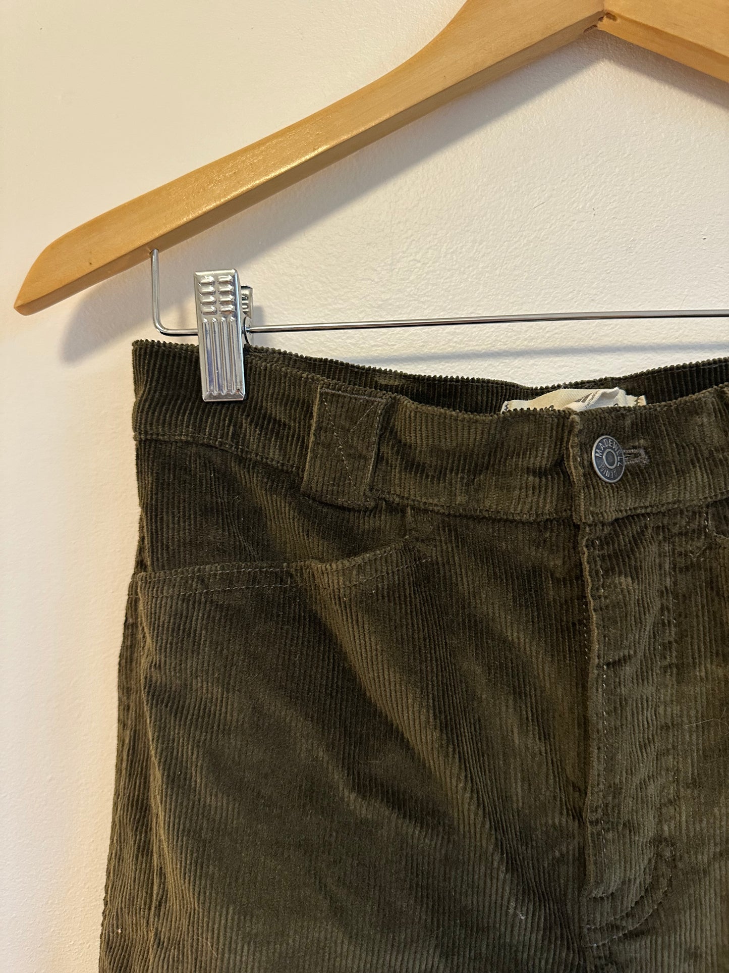 Madewell The Emmett Wide Leg Corduroy Jeans in Olive Green | Size 25