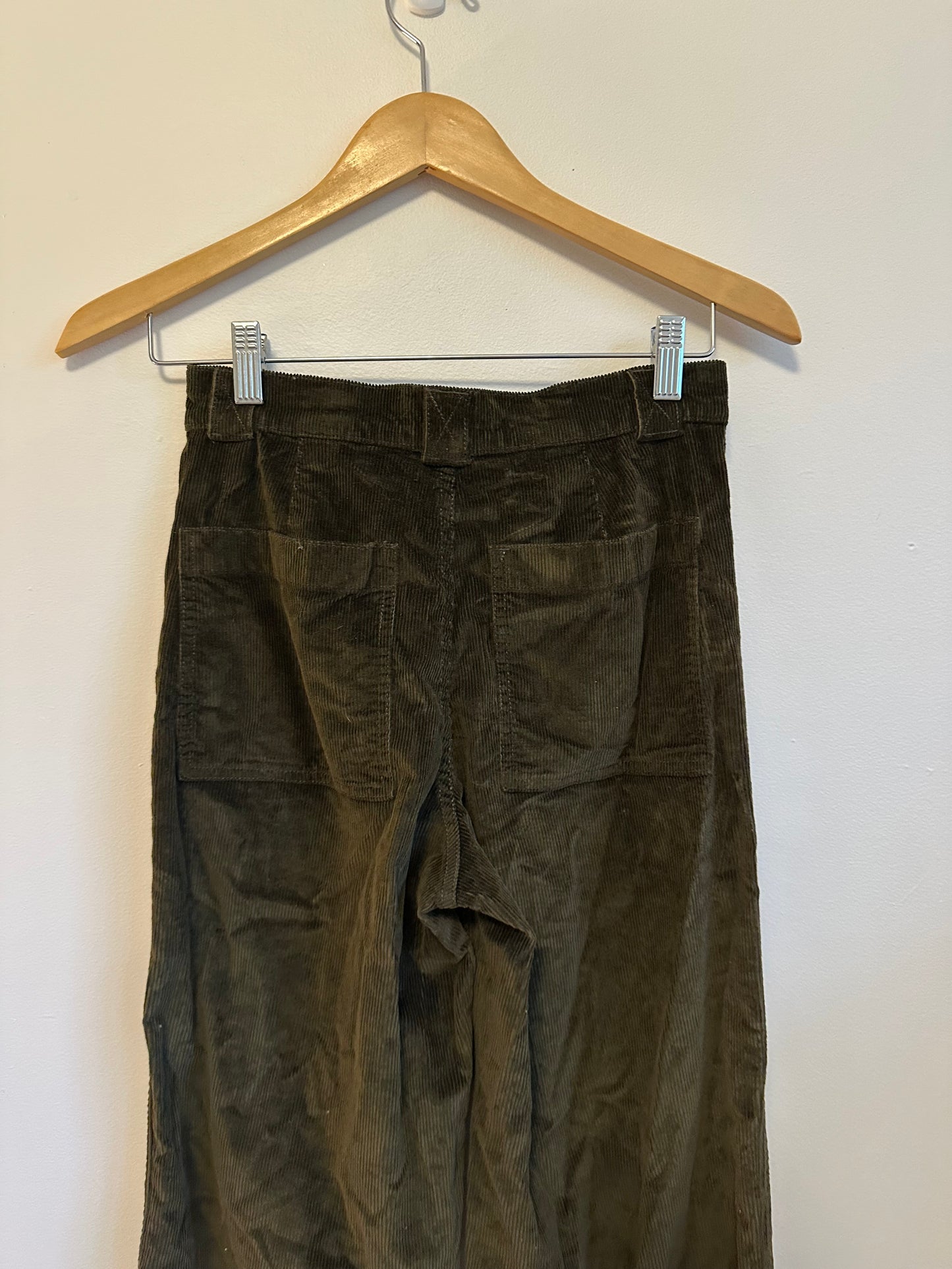 Madewell The Emmett Wide Leg Corduroy Jeans in Olive Green | Size 25