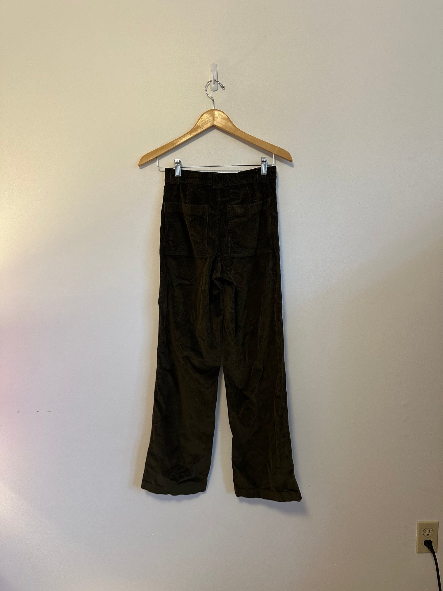 Madewell The Emmett Wide Leg Corduroy Jeans in Olive Green | Size 25