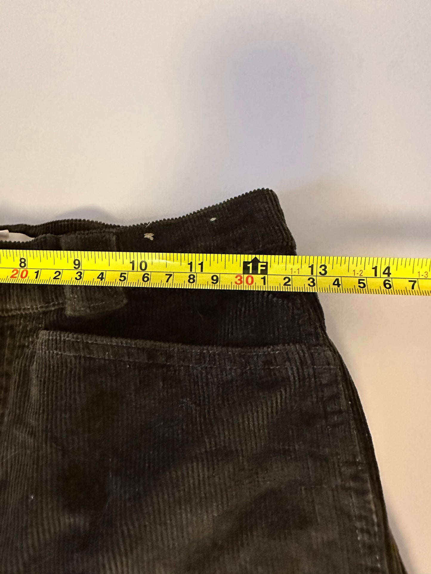 Madewell The Emmett Wide Leg Corduroy Jeans in Olive Green | Size 25