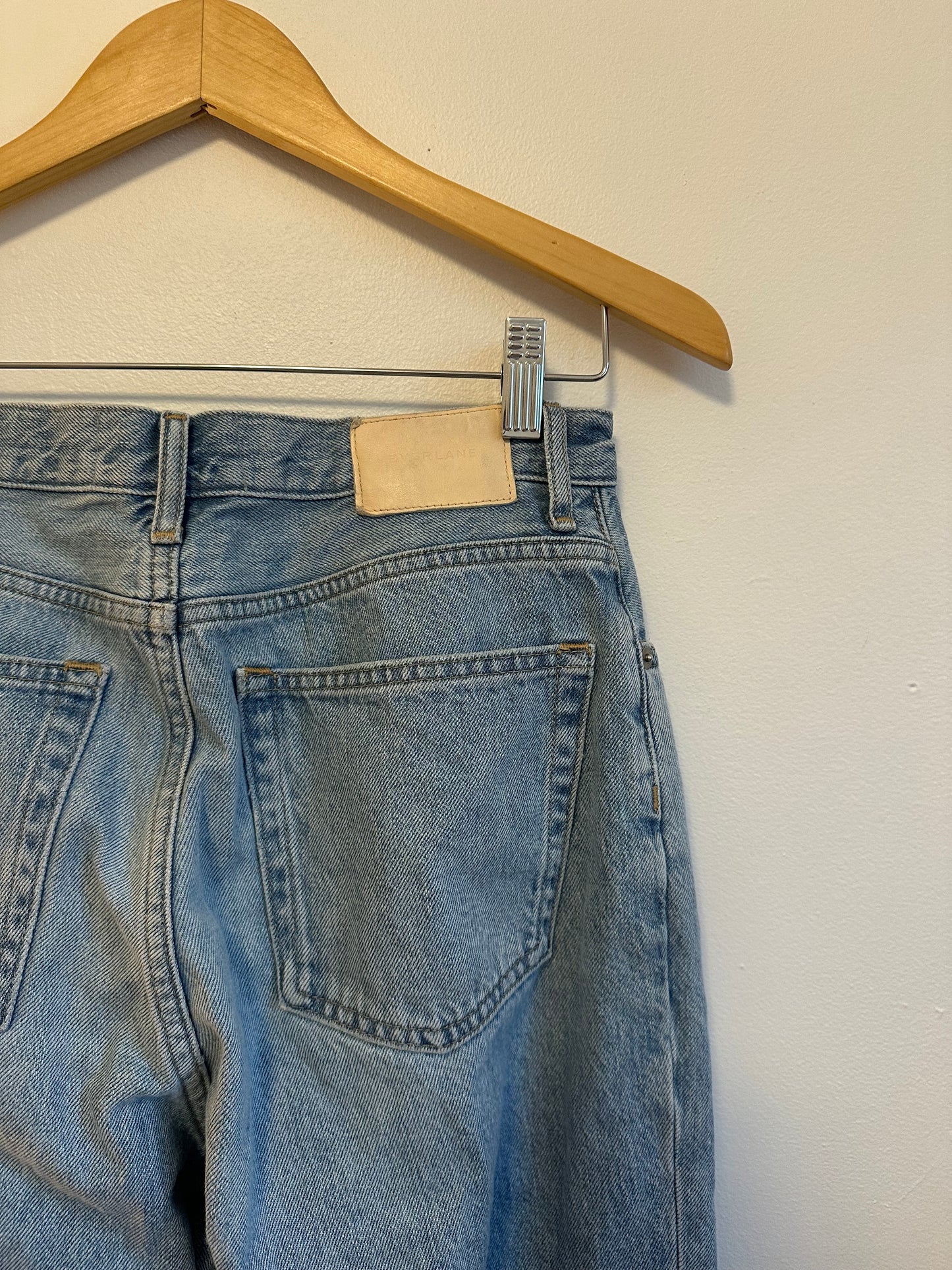 Everlane The 90s Cheeky Straight Leg Jean in Vintage Blue | Size 27 Crop