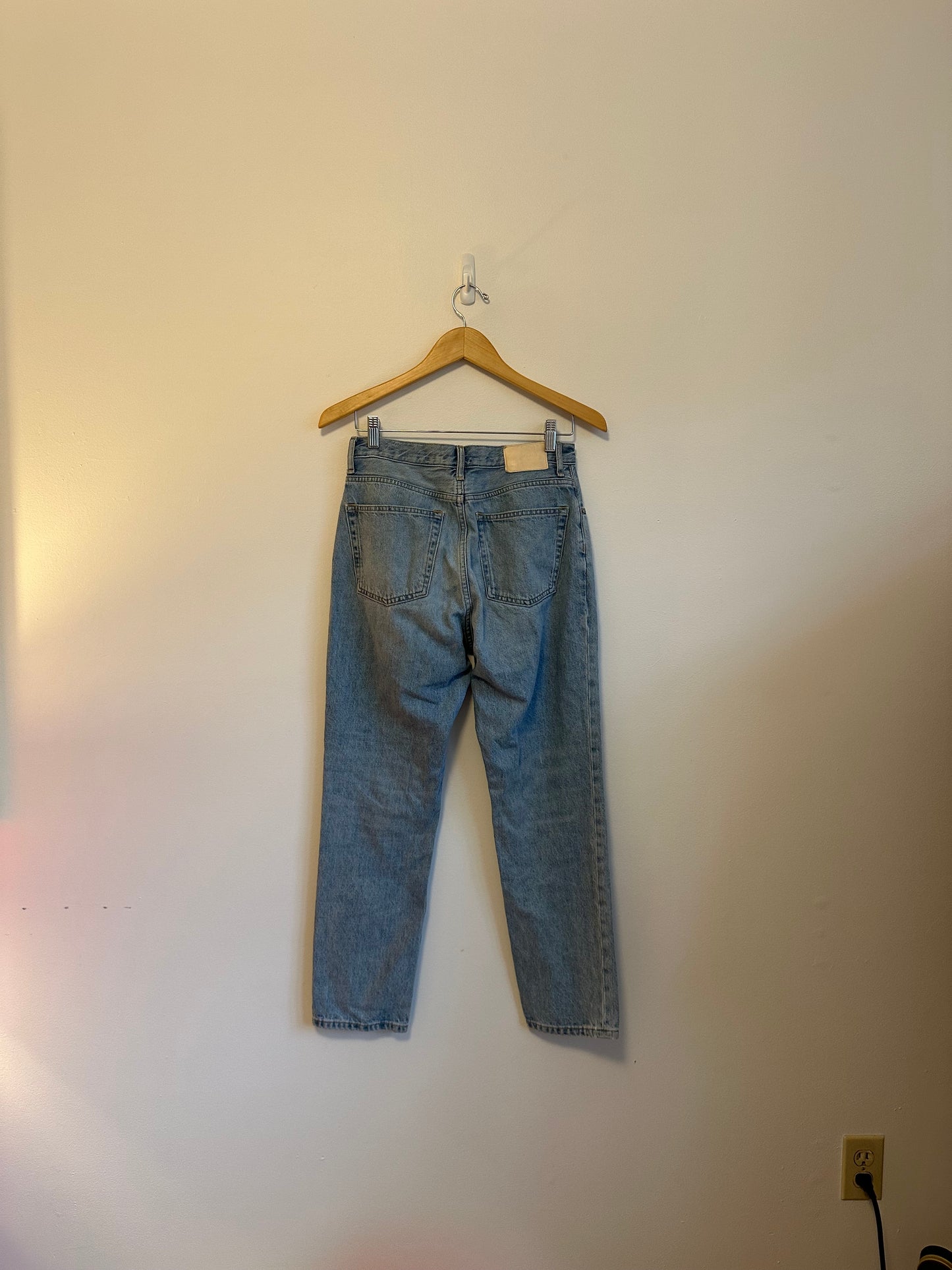 Everlane The 90s Cheeky Straight Leg Jean in Vintage Blue | Size 27 Crop