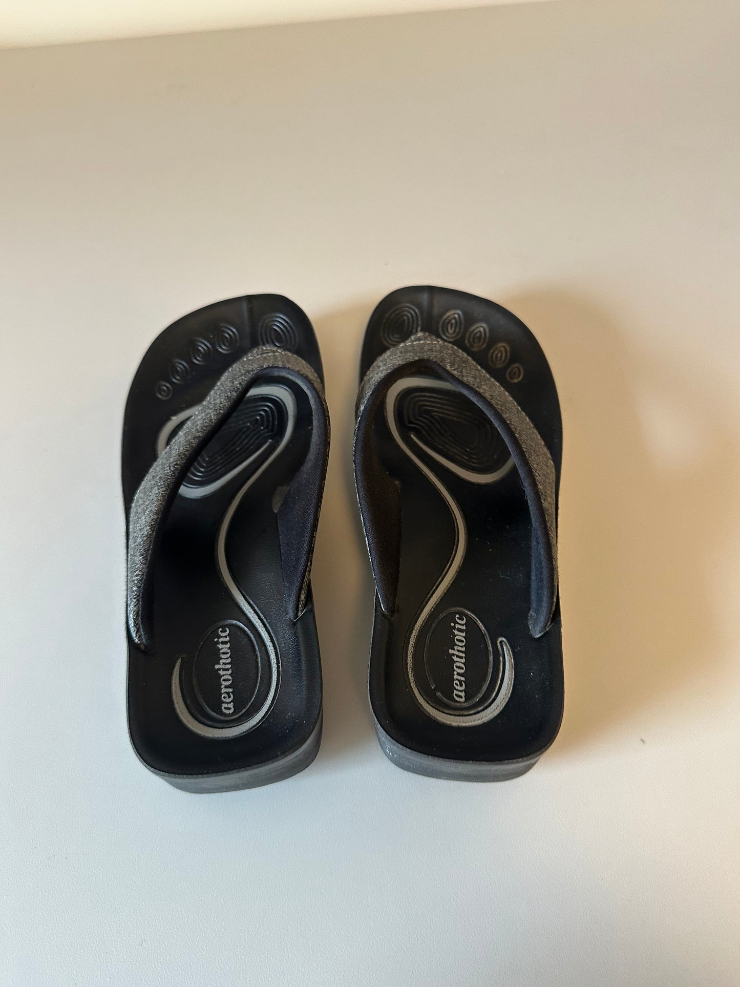 Aerothotic Orthotic Flip Flop Sandals in Black and Grey Arch | Size 36 US 6