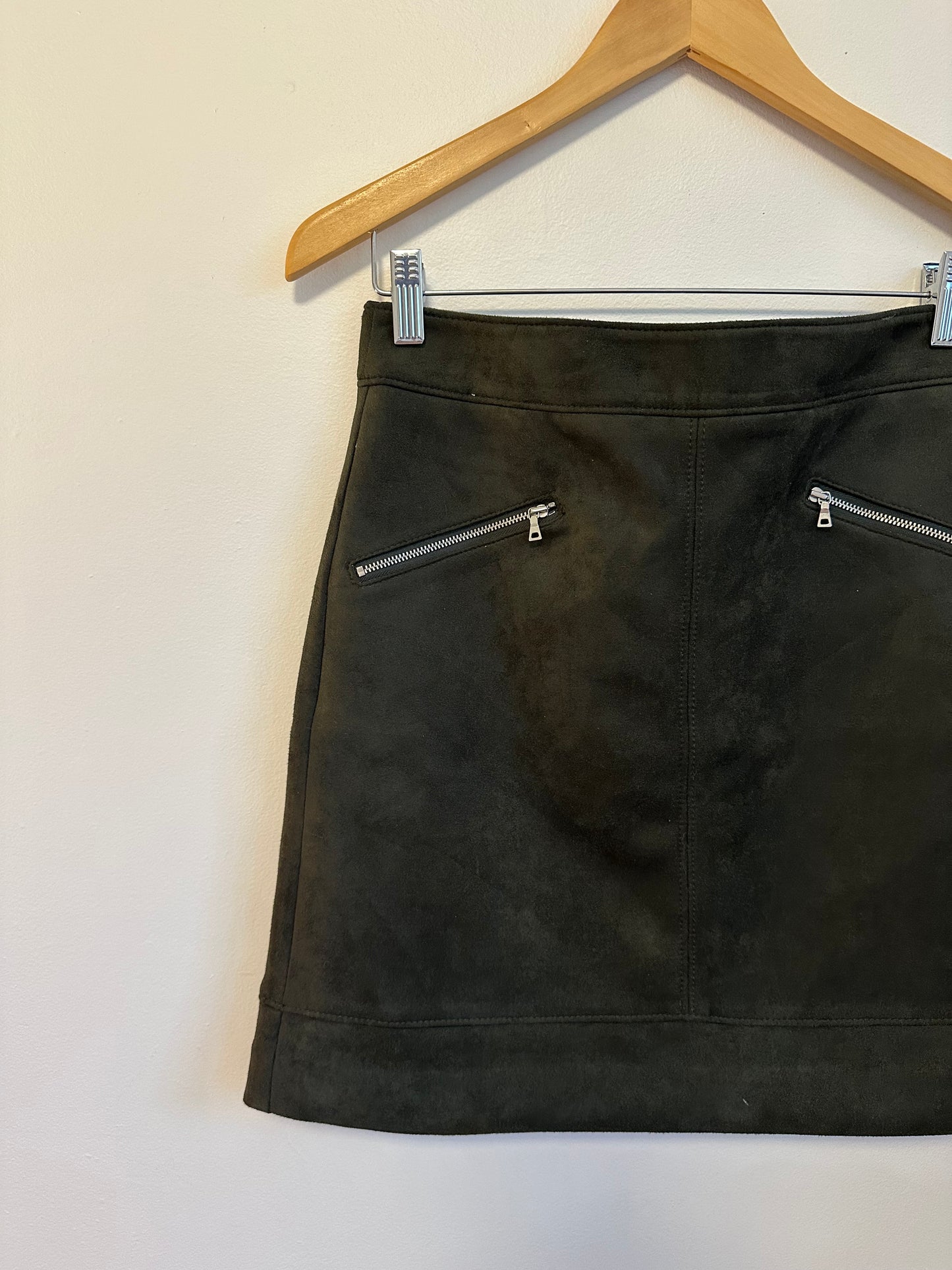Loft Faux Suede Zipper Mini Skirt in Olive Green | Size 2