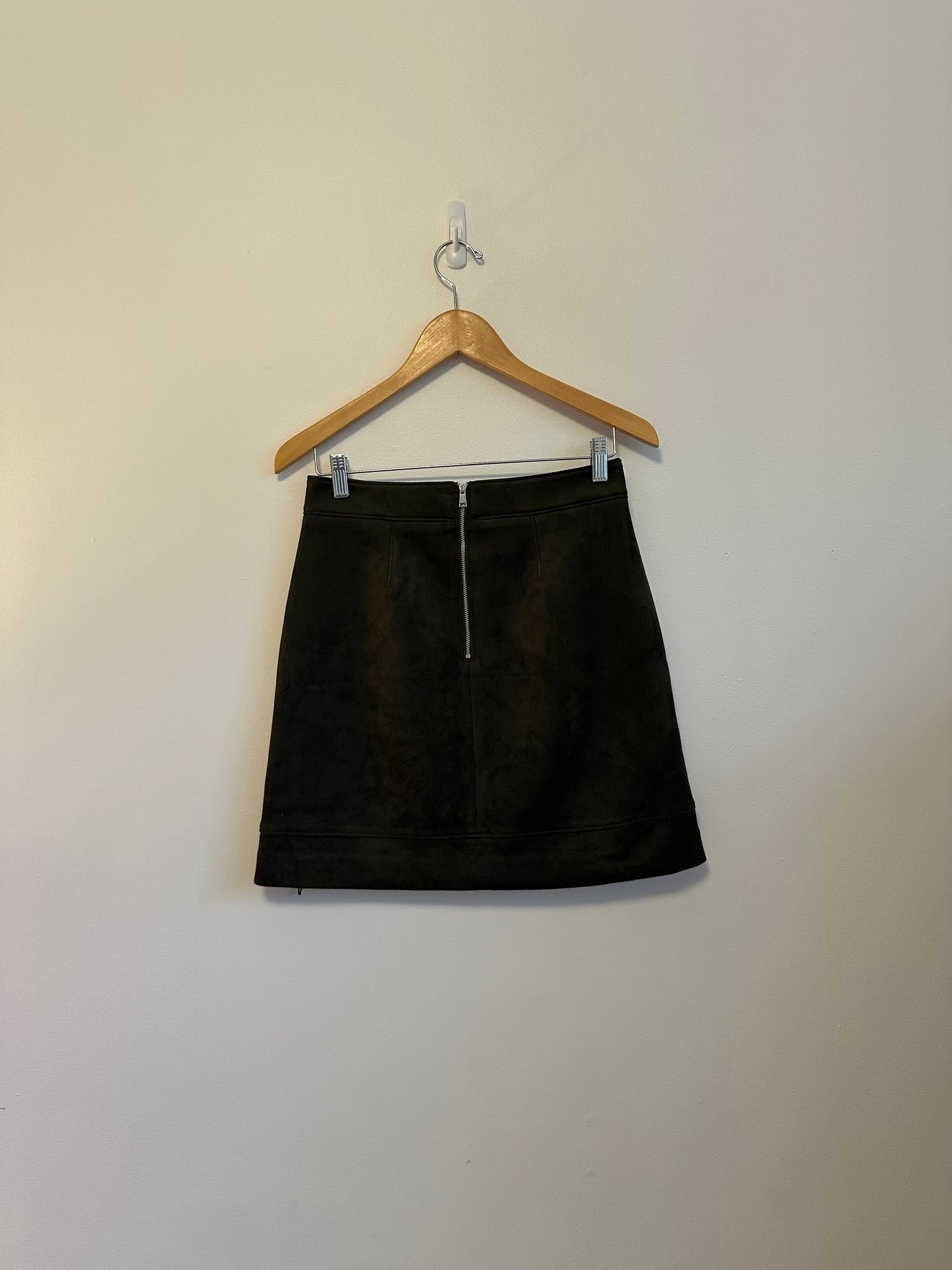 Loft Faux Suede Zipper Mini Skirt in Olive Green | Size 2