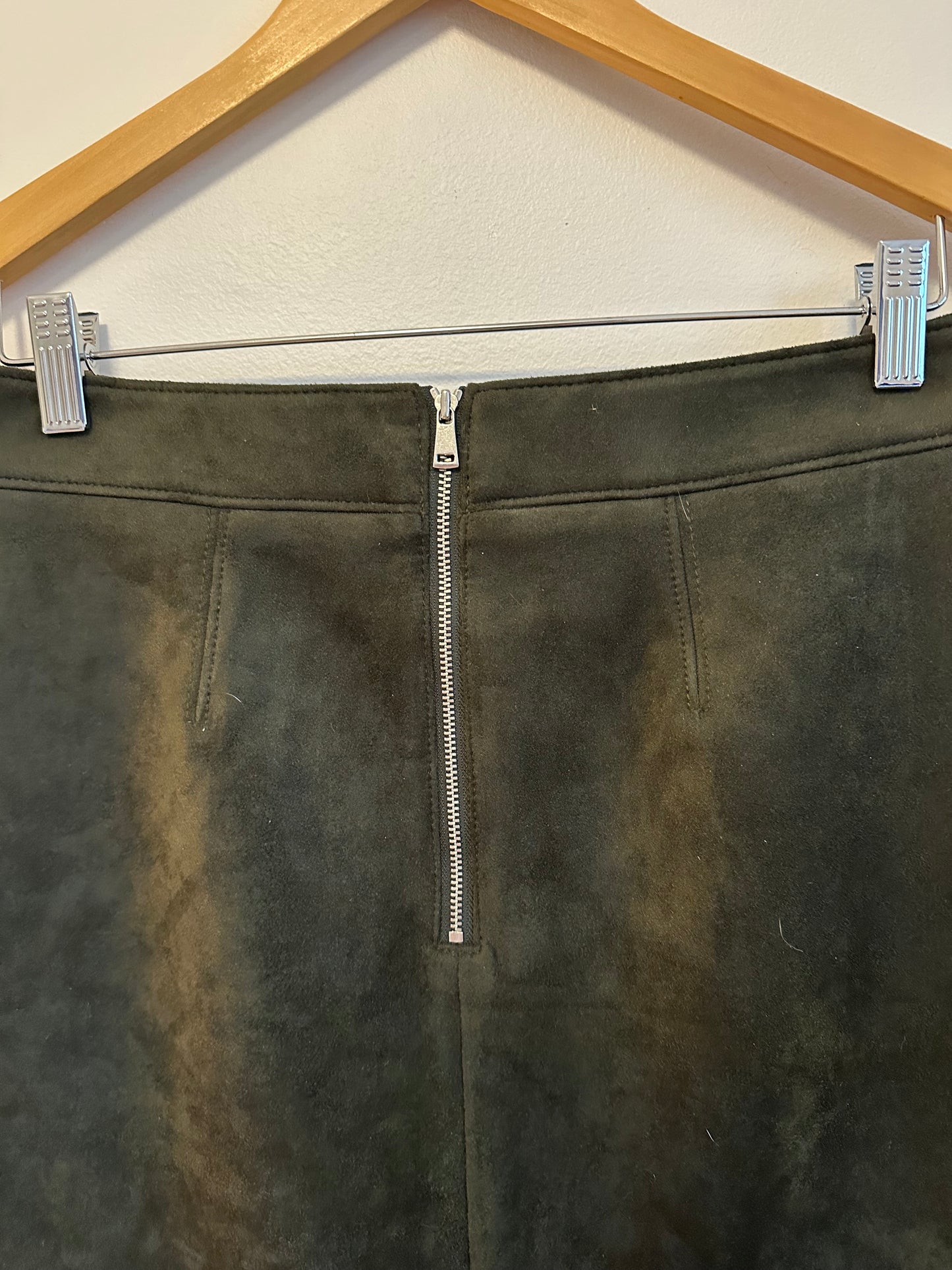 Loft Faux Suede Zipper Mini Skirt in Olive Green | Size 2