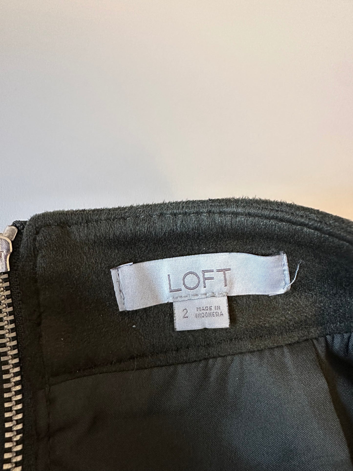 Loft Faux Suede Zipper Mini Skirt in Olive Green | Size 2
