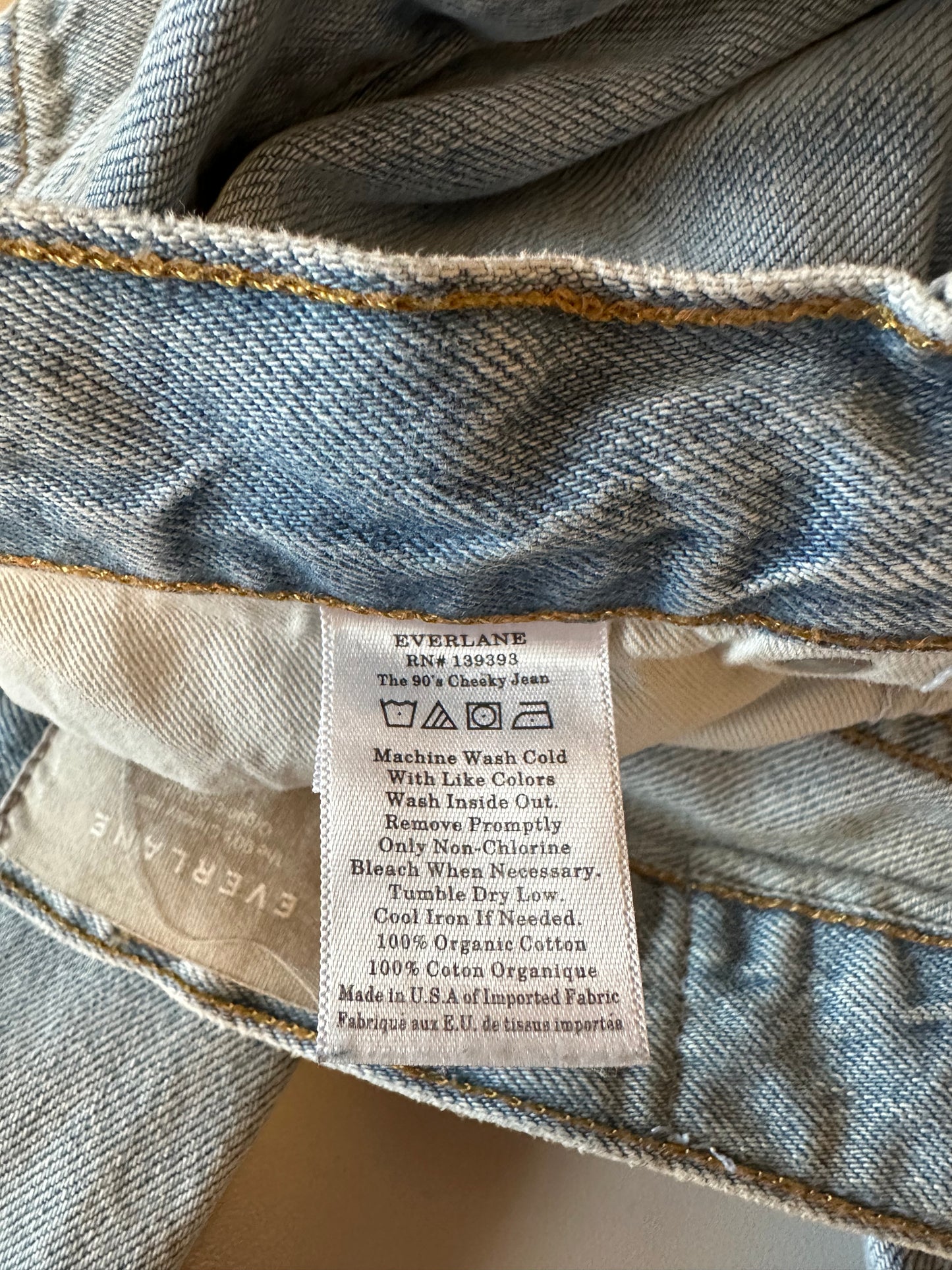 Everlane 90s Cheeky Jeans in Vintage Sunbleached Blue | Size 26 Ankle