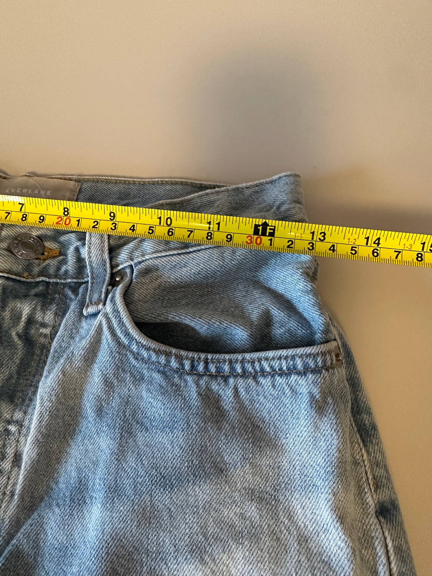 Everlane 90s Cheeky Jeans in Vintage Sunbleached Blue | Size 26 Ankle